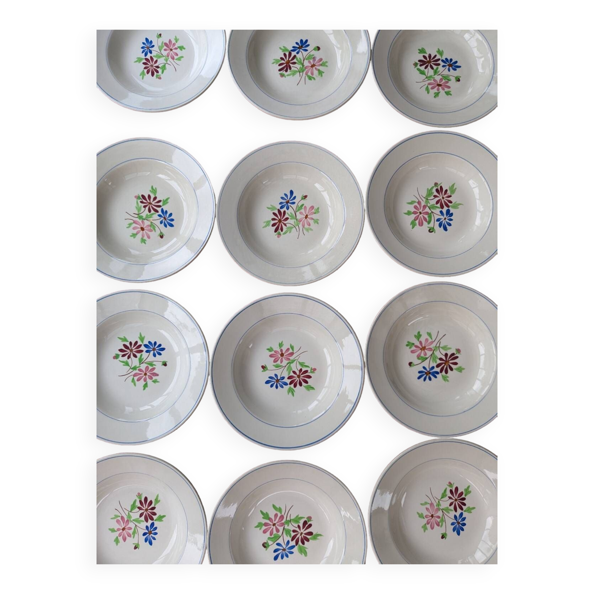 Set of 12 VF Paris soup plates