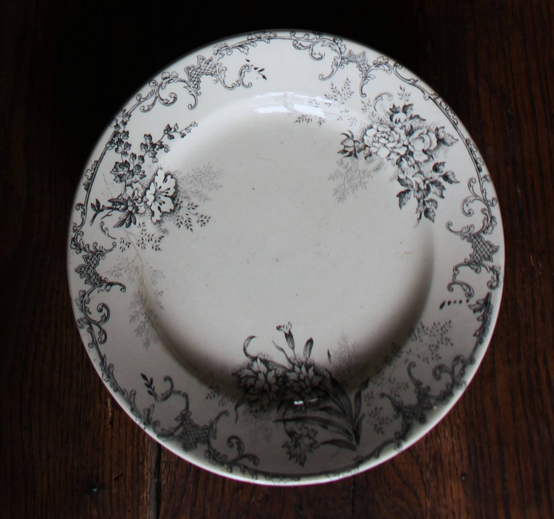 Black grey iron footed coupe Bourgeois