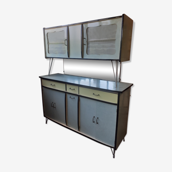 Buffet in green formica.