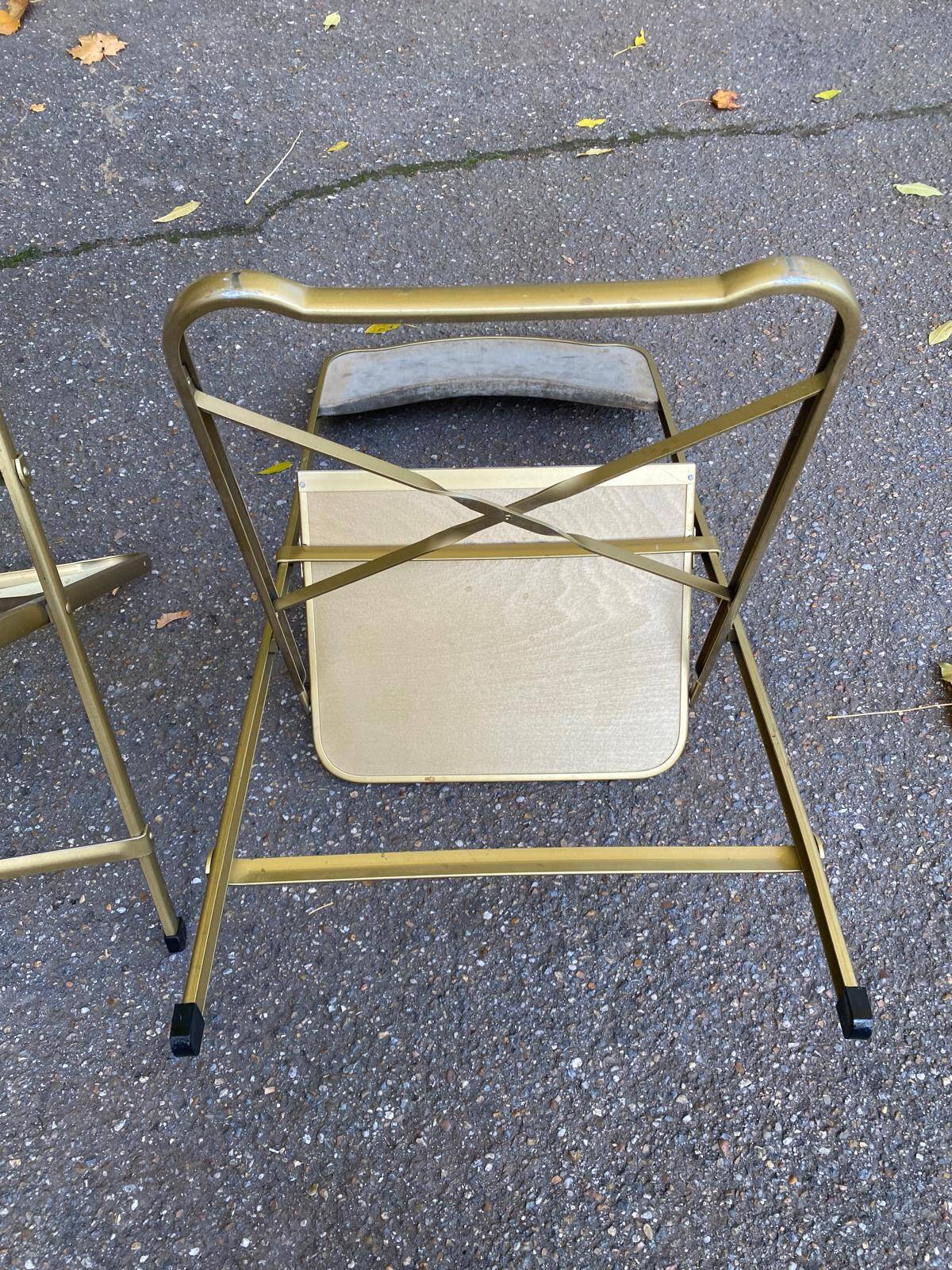 2 folding opera theatre chairs in gold-plated steel and beige velvet, 1970