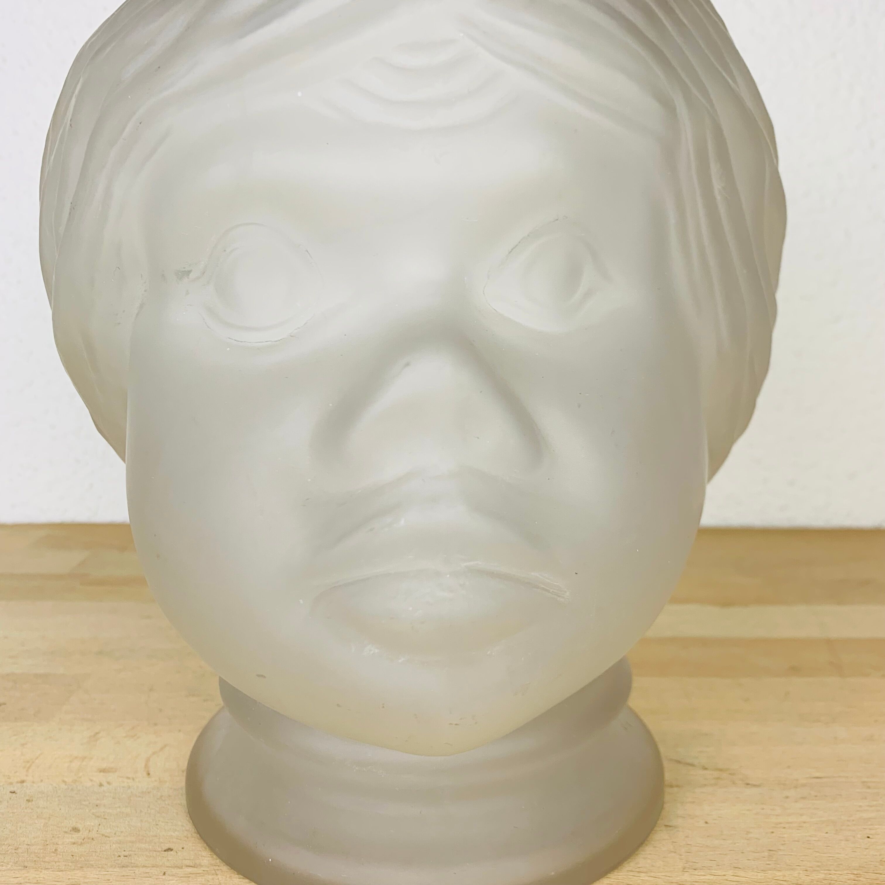 Nubian glass anthropomorphic vase