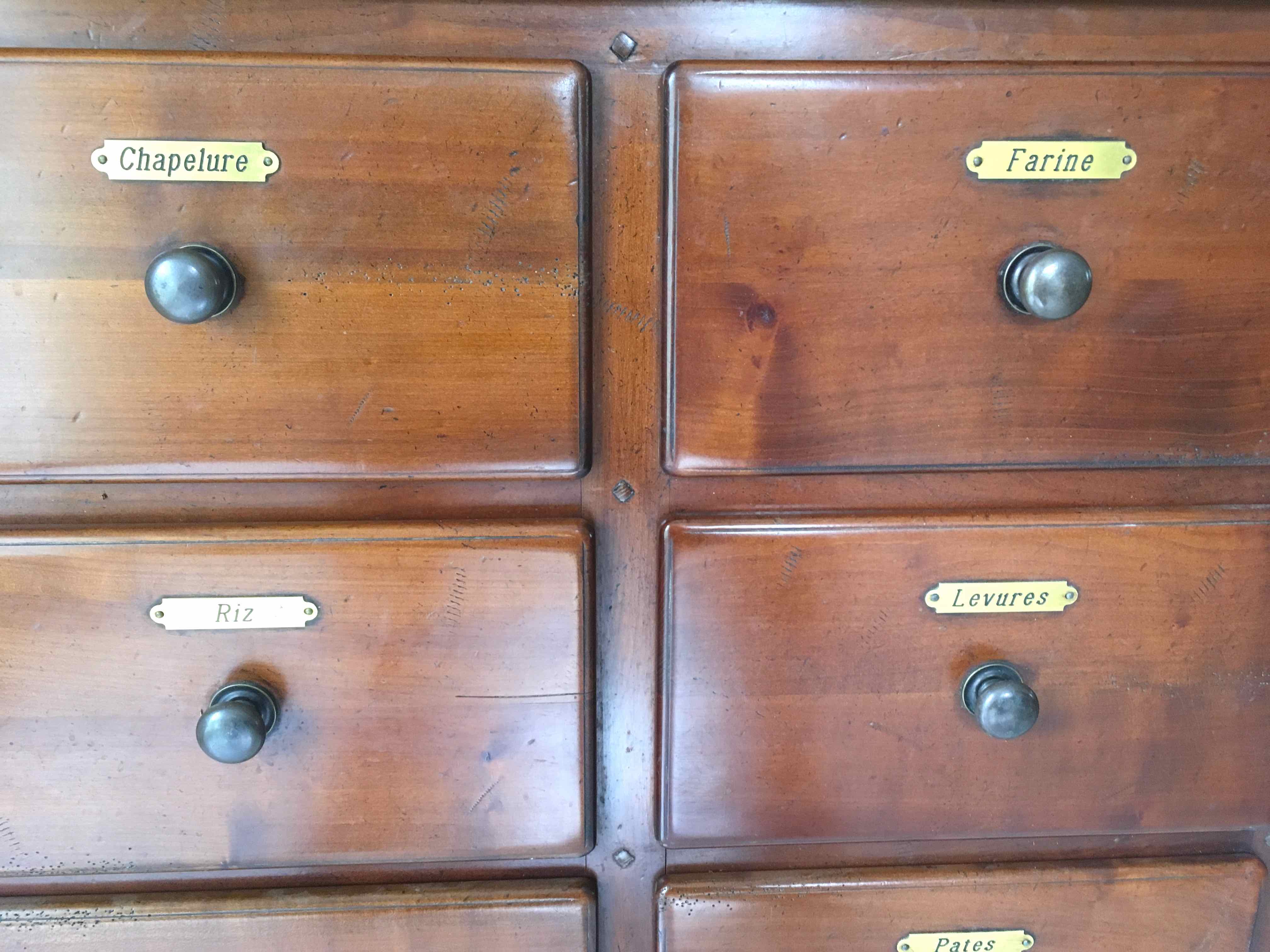 Commode grain furniture