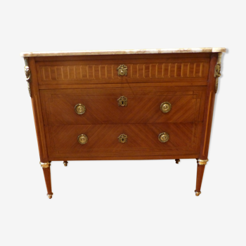 Commode de style Louis XVI marqueté dessus marbre