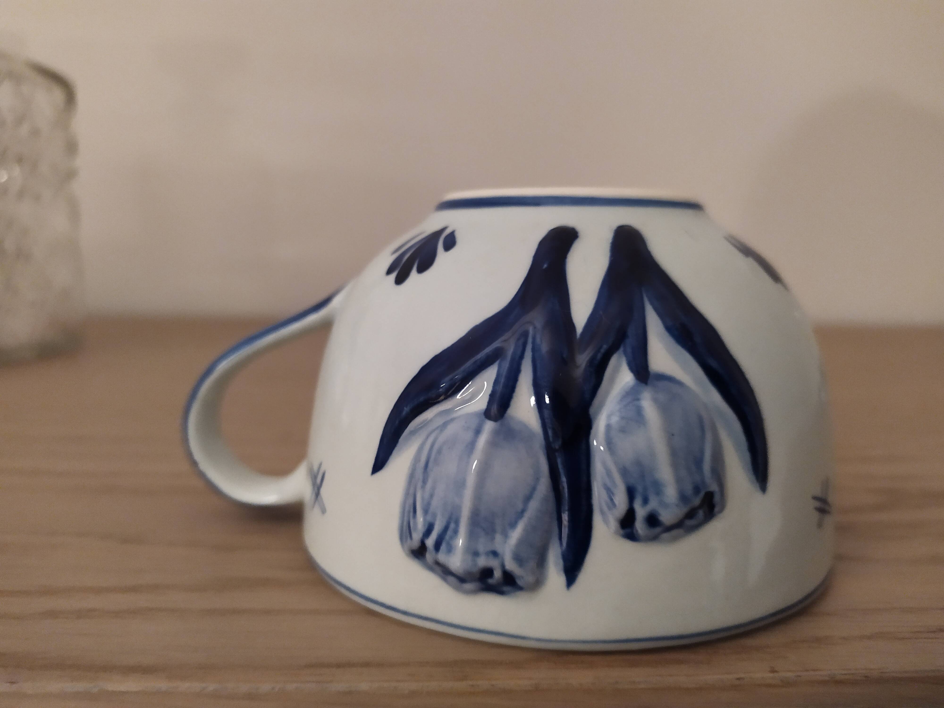 Delft's Blauw porcelain cup