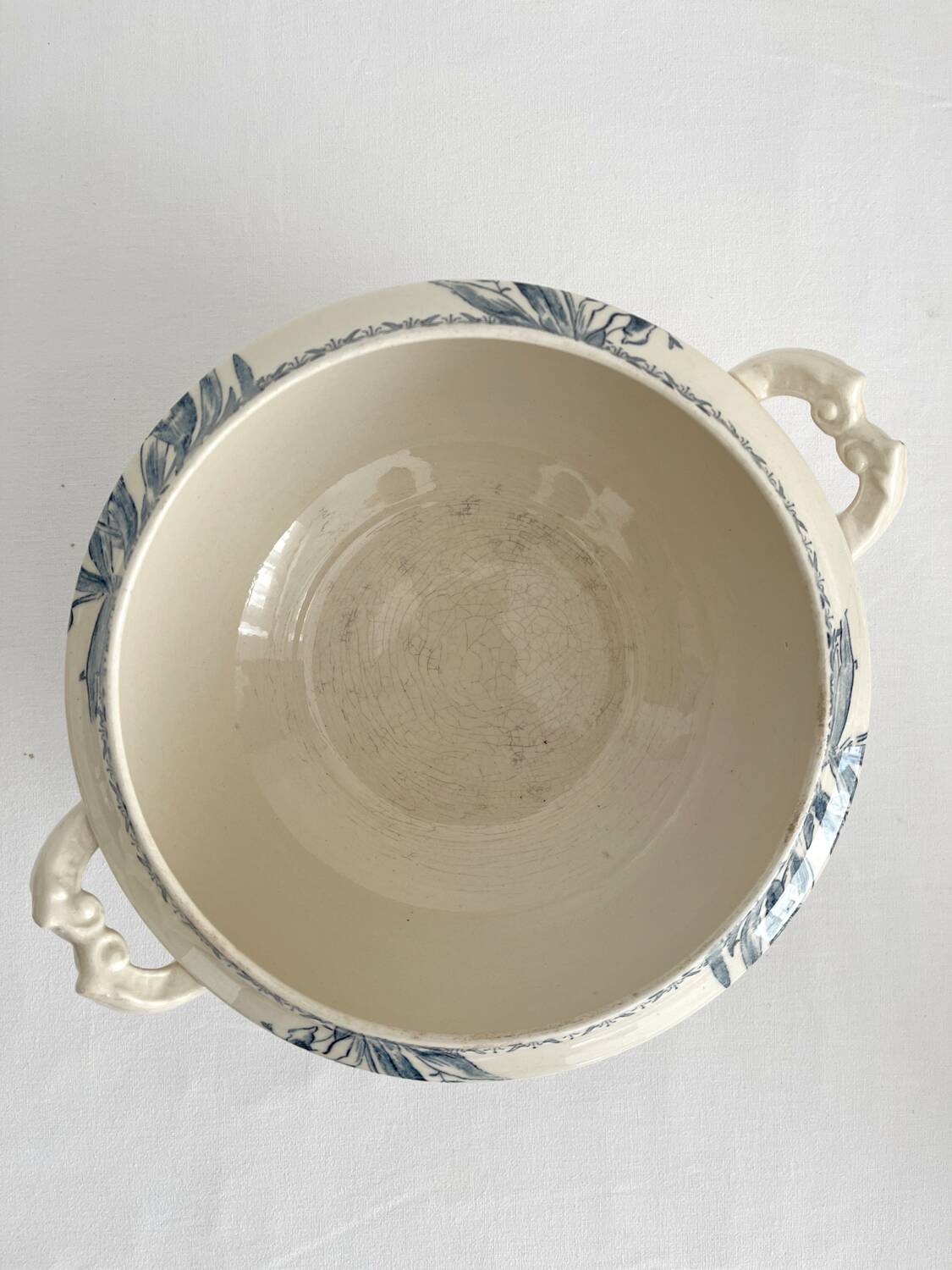 Antique ironstone tureen “Tulips” Gien