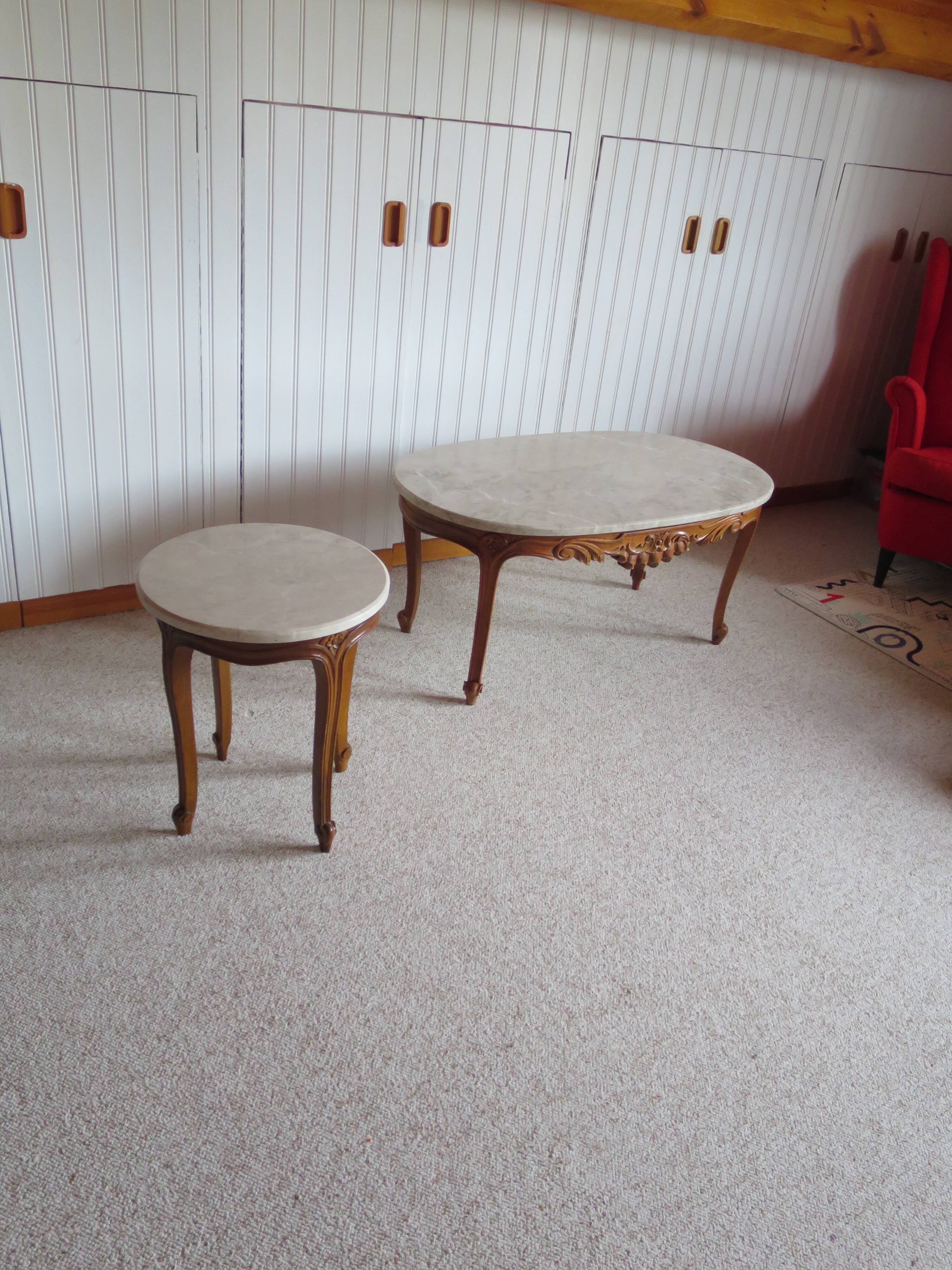 Oval coffee table - carved wood - white veined marble - Regency / Louis XV style