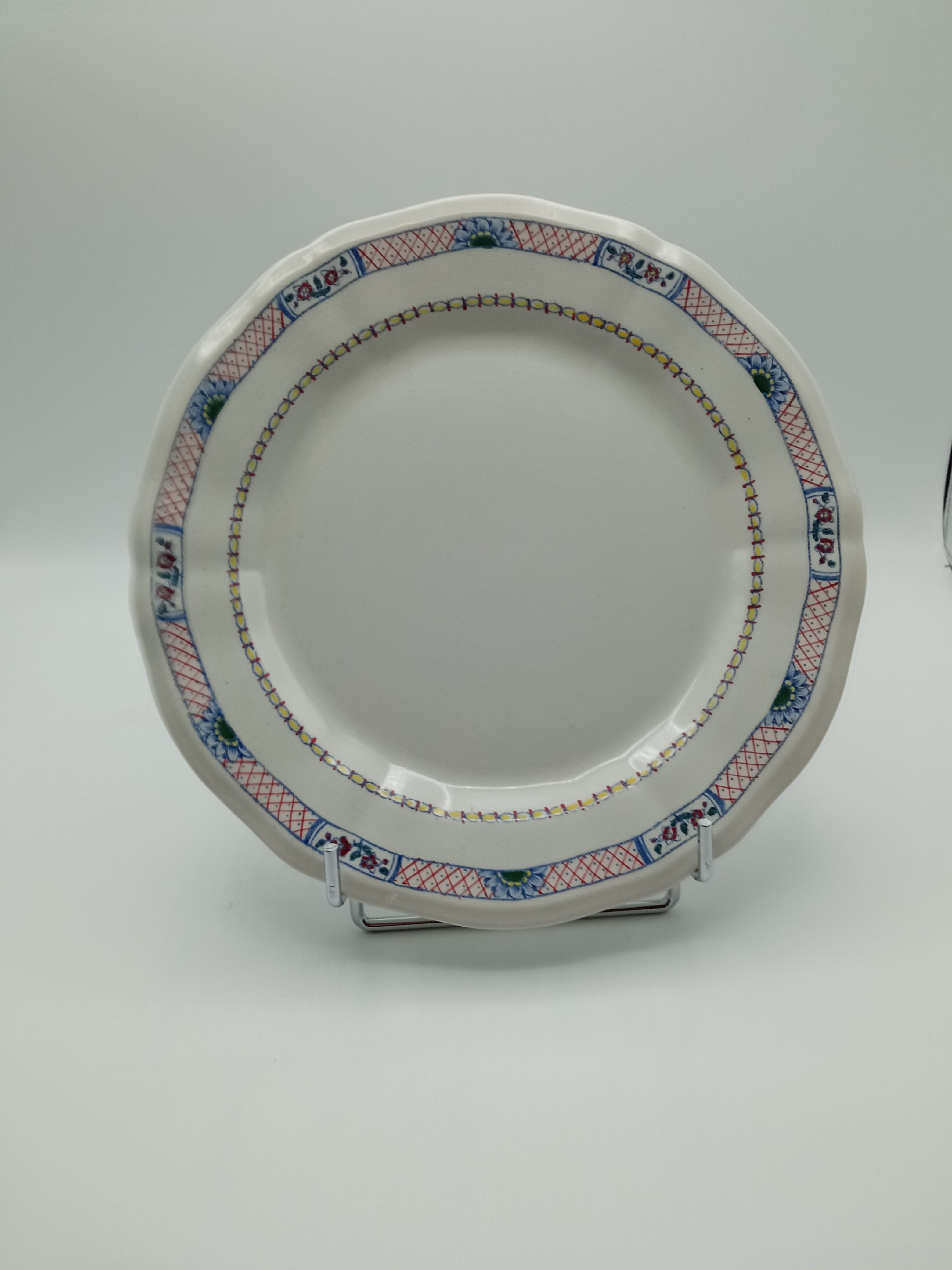 Plates in Gien earthenware