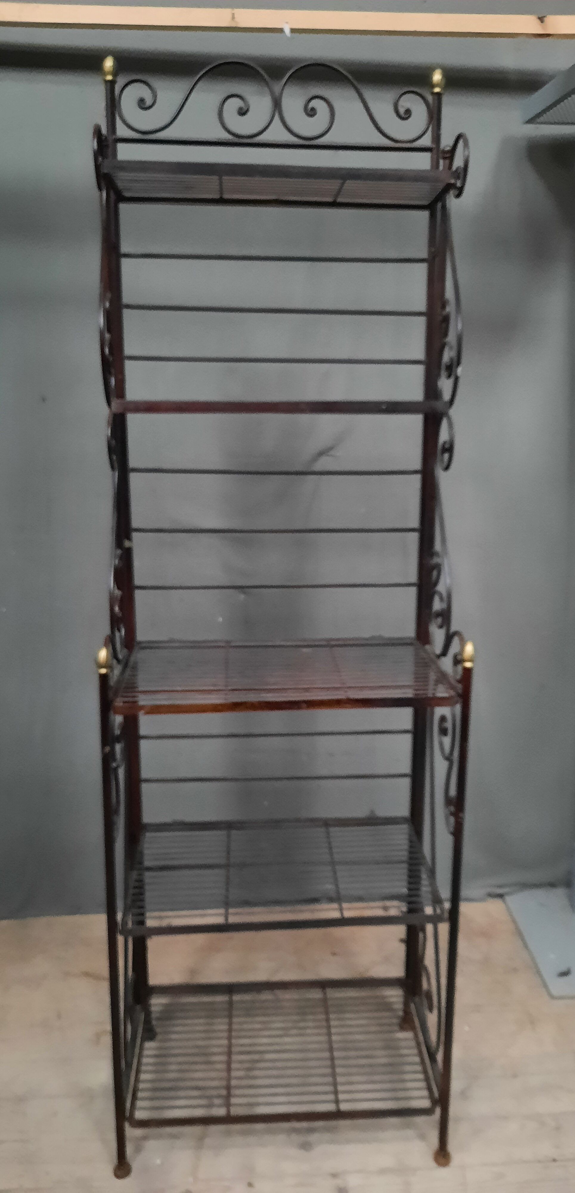 Metal floor baker style