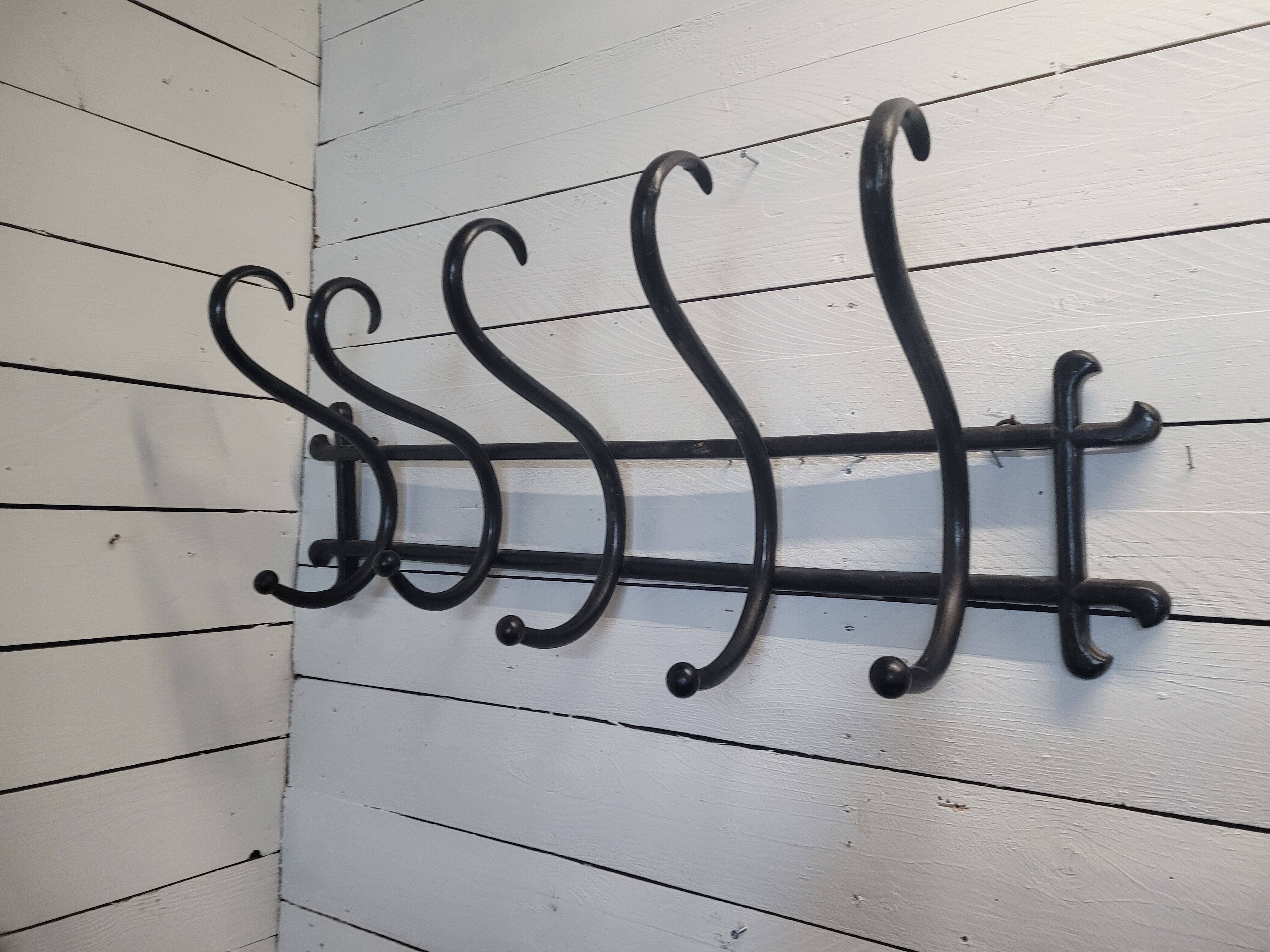 Antique coat rack in curved wood 5 hooks