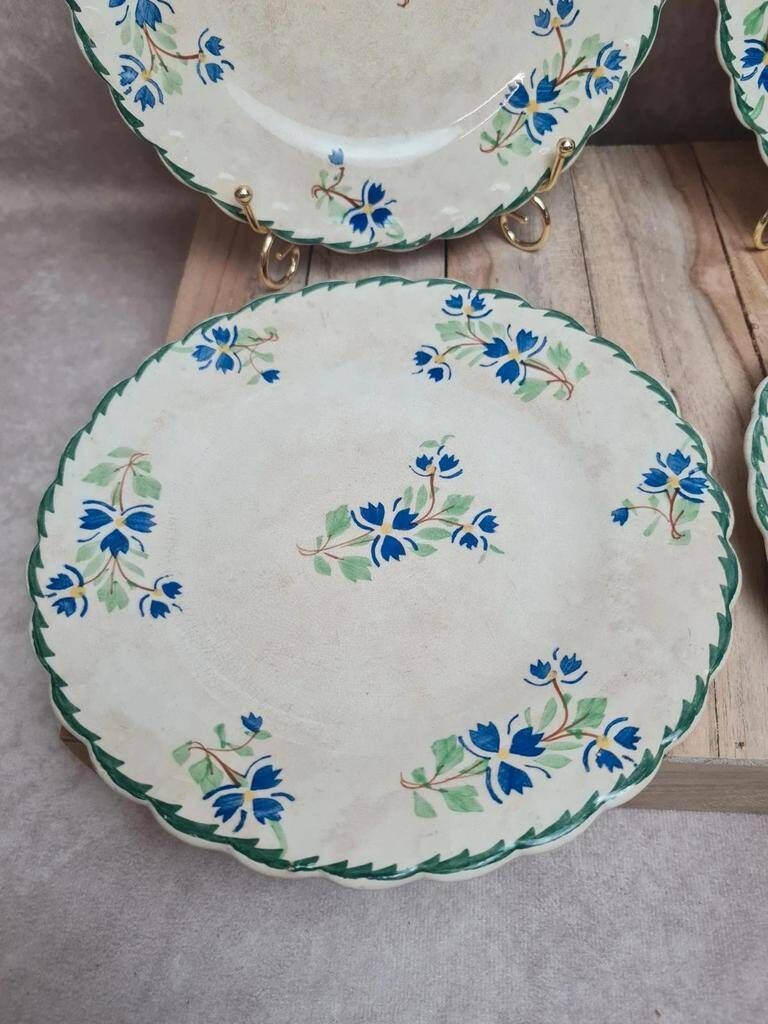 Set of 4 antique dessert plates in ironstone, with blue and green floral decoration.