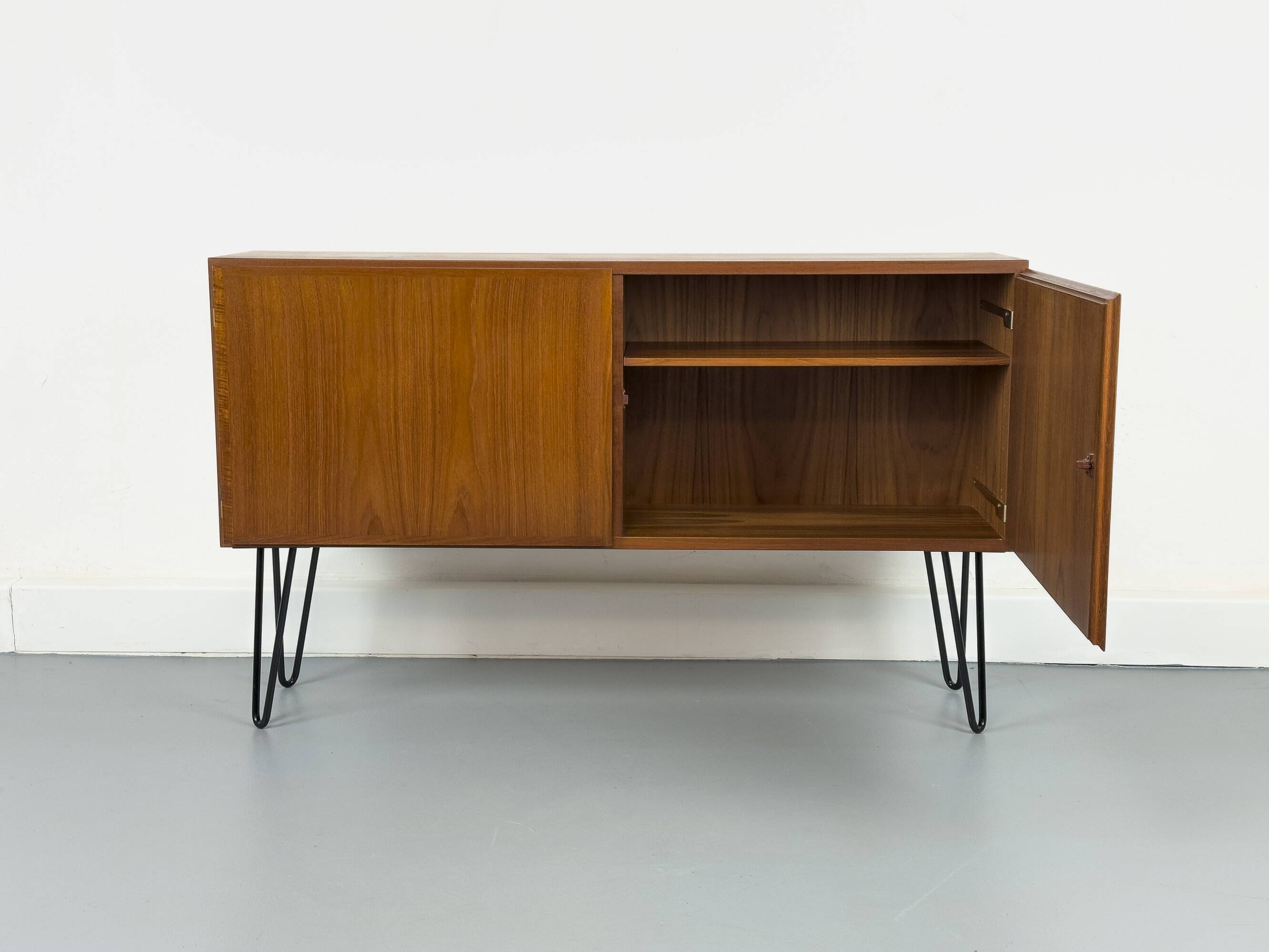 Danish teak sideboard by Omann Jun, 1970s