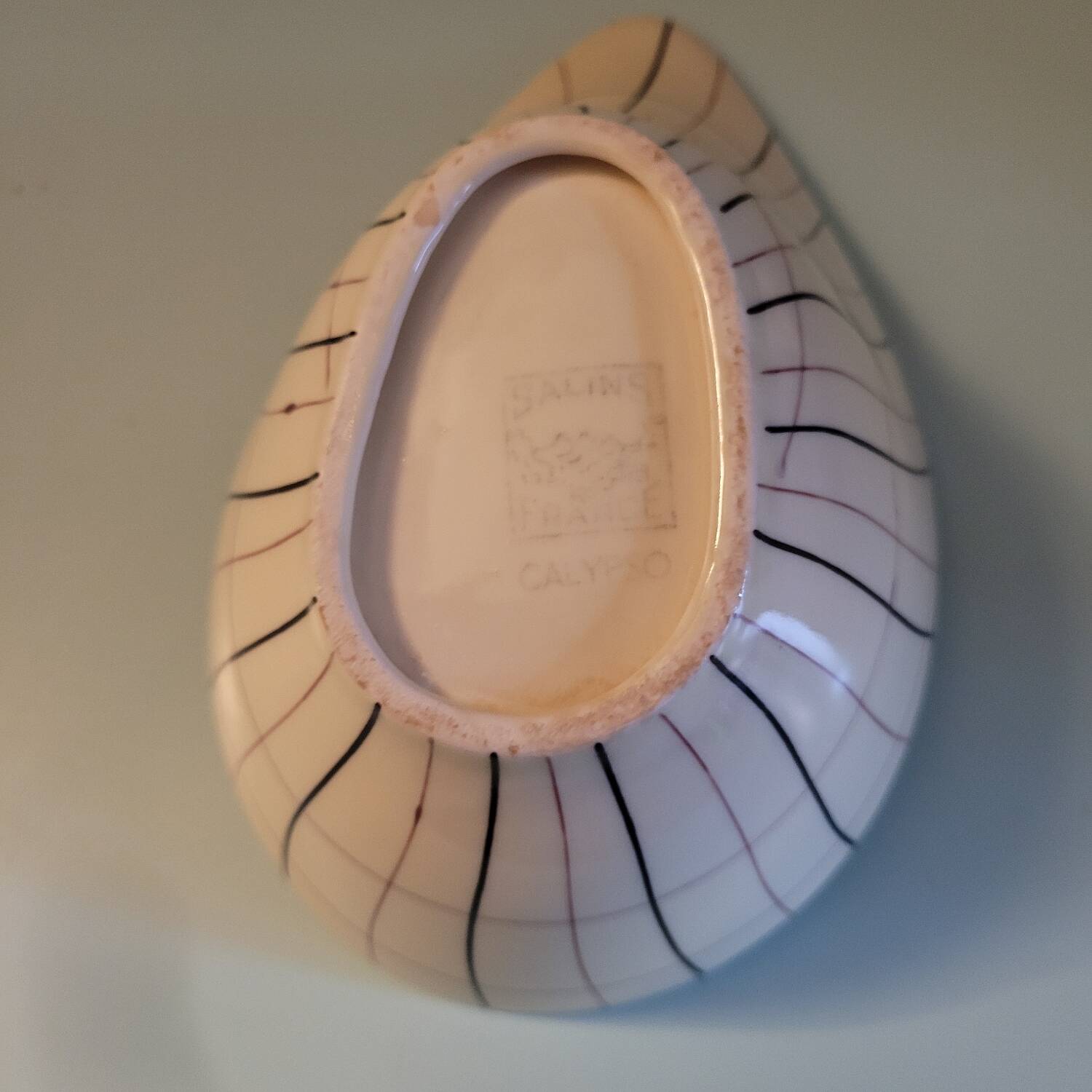 Saucière Calypso – céramique Salins-les-Bains – design graphique, anné