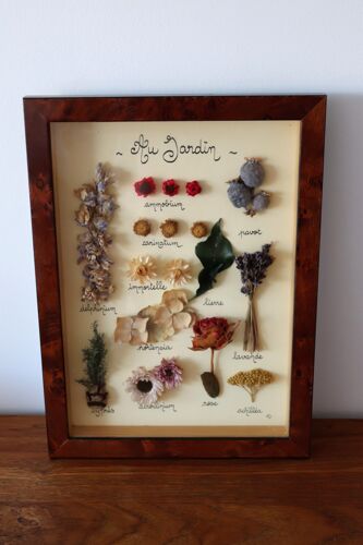 Vintage dried flowers frame