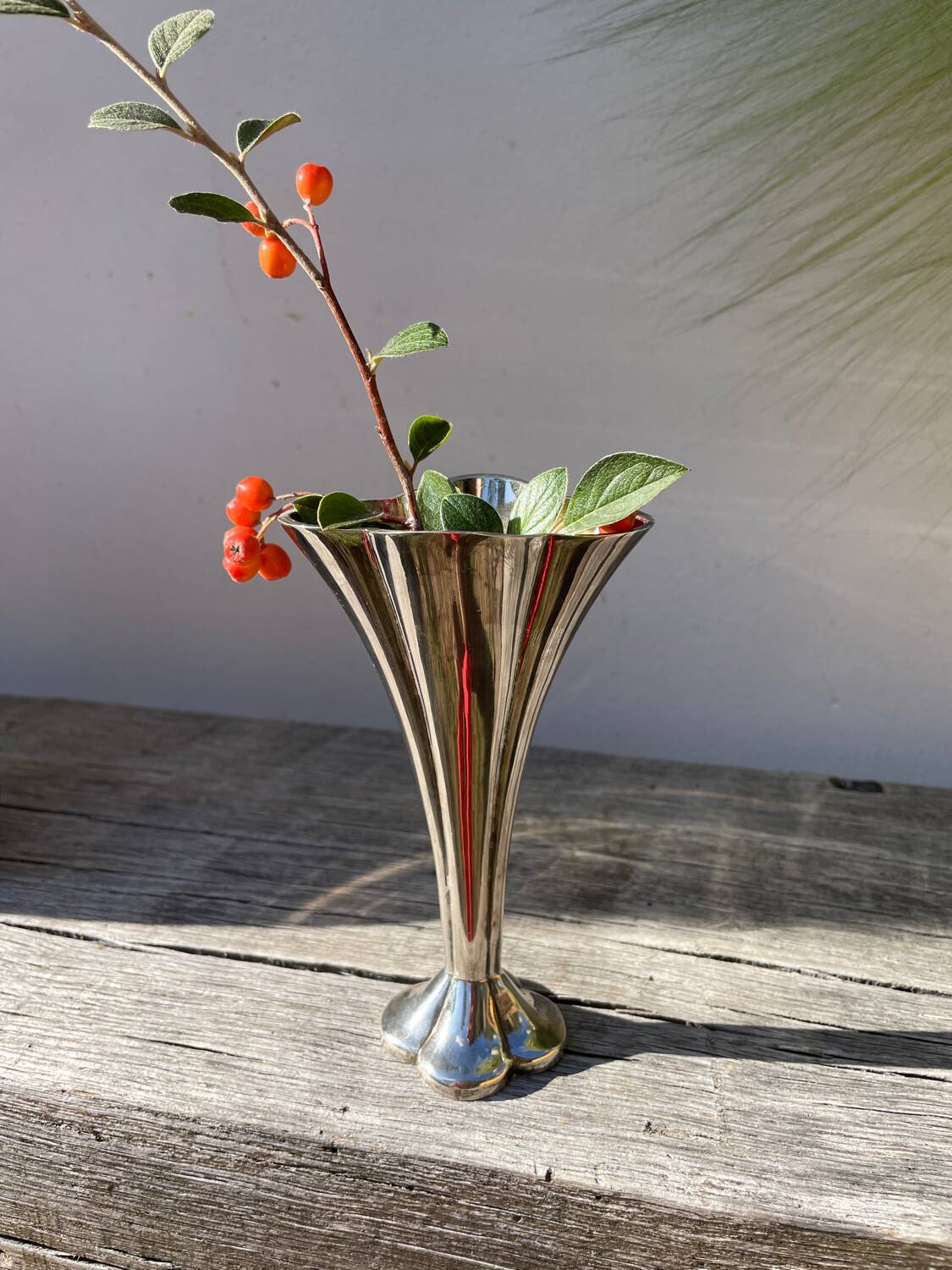 Petit vase art nouveau  en métal argenté
