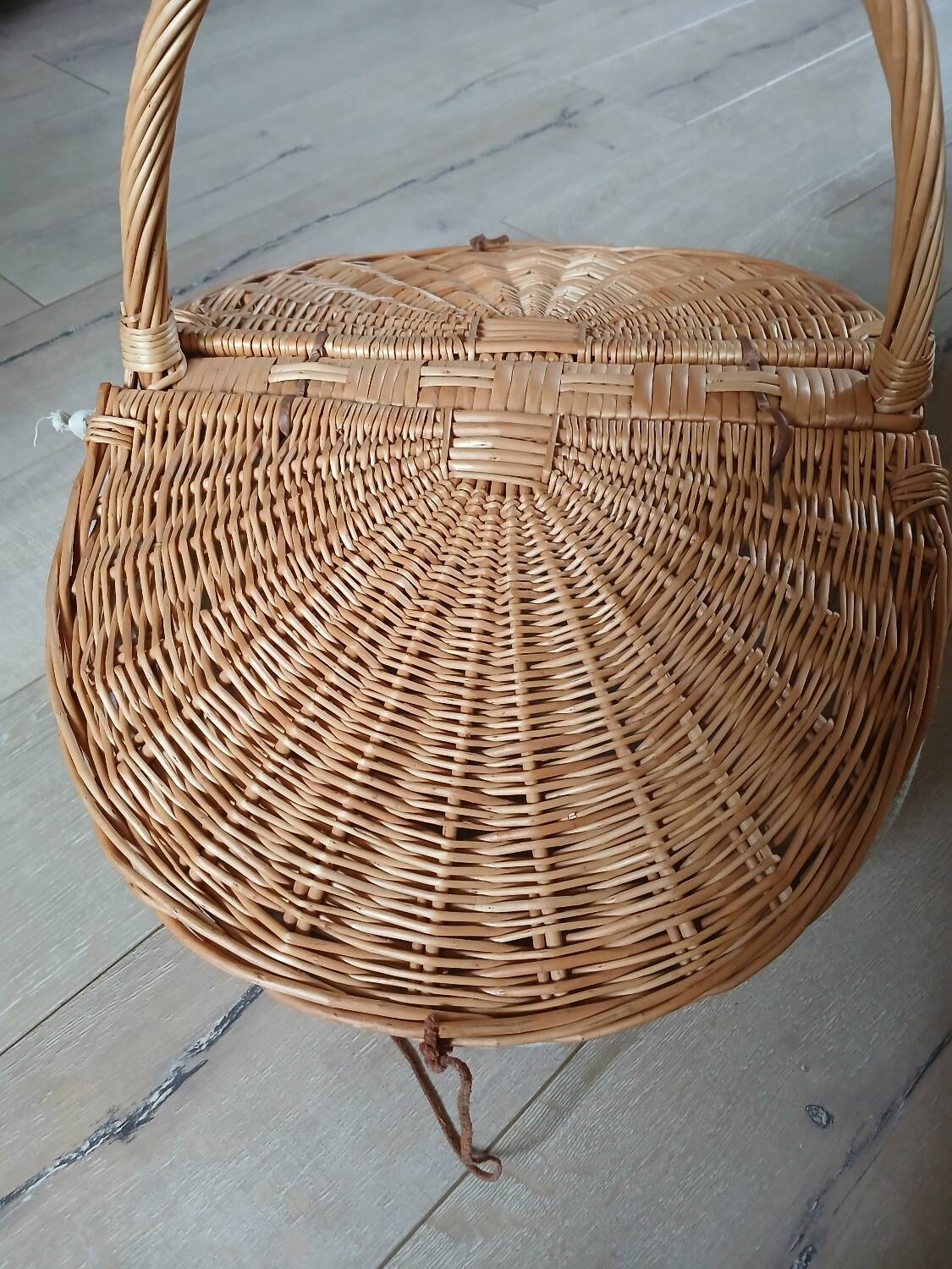 Panier à pique-nique ancien