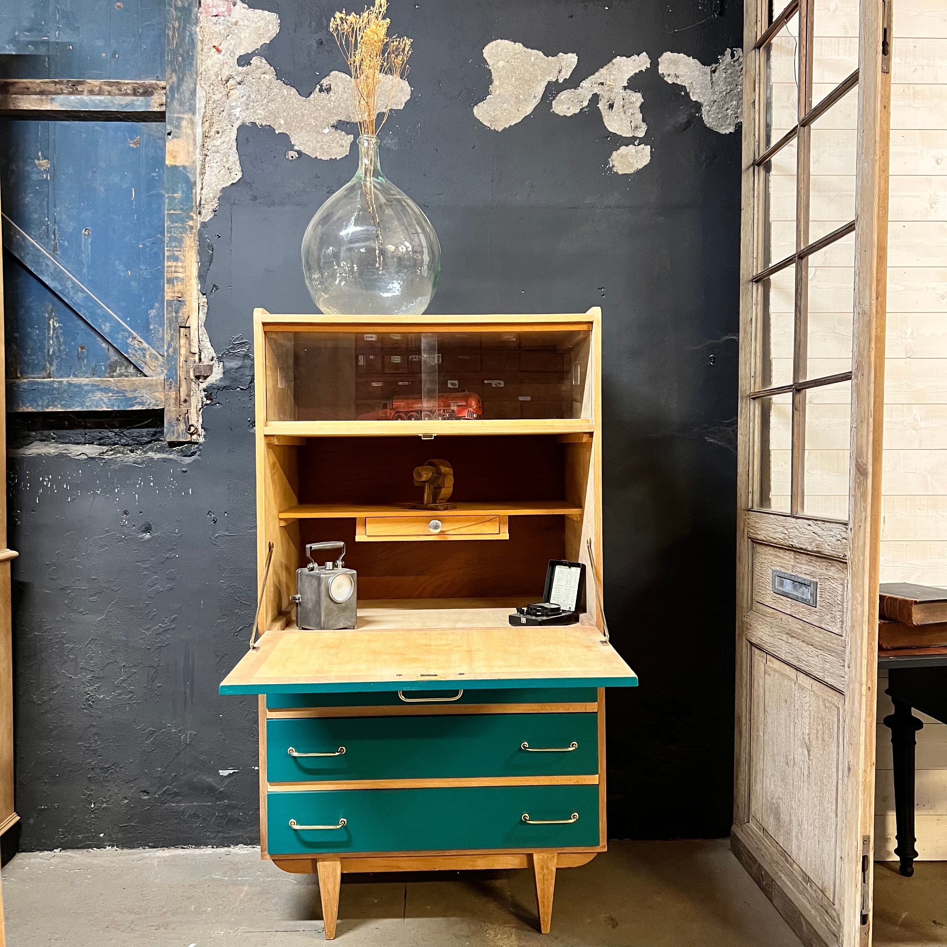 Scandinavian Secretary 1960
