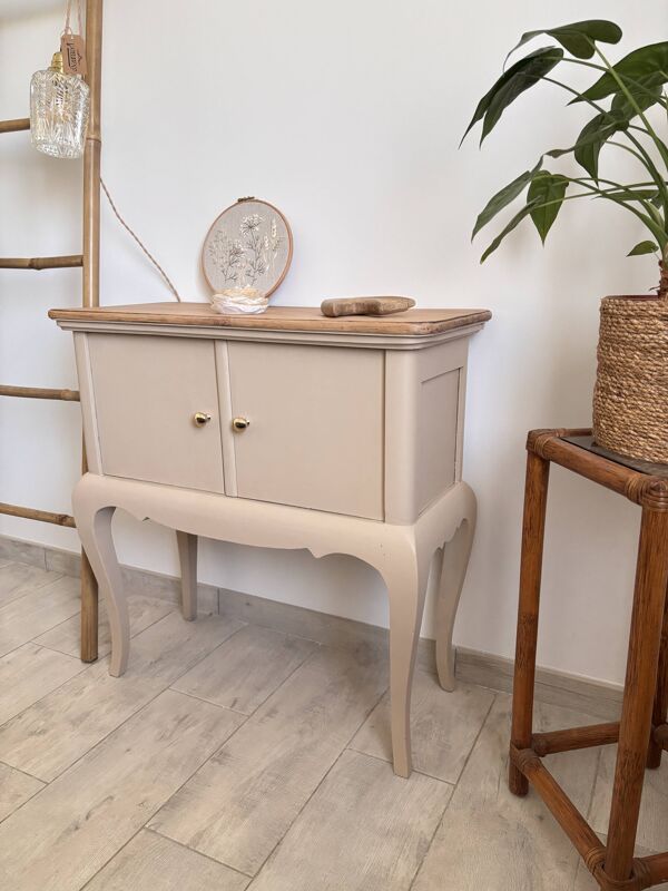 Petit meuble d’appoint / commode beige crème bois naturel – style chic