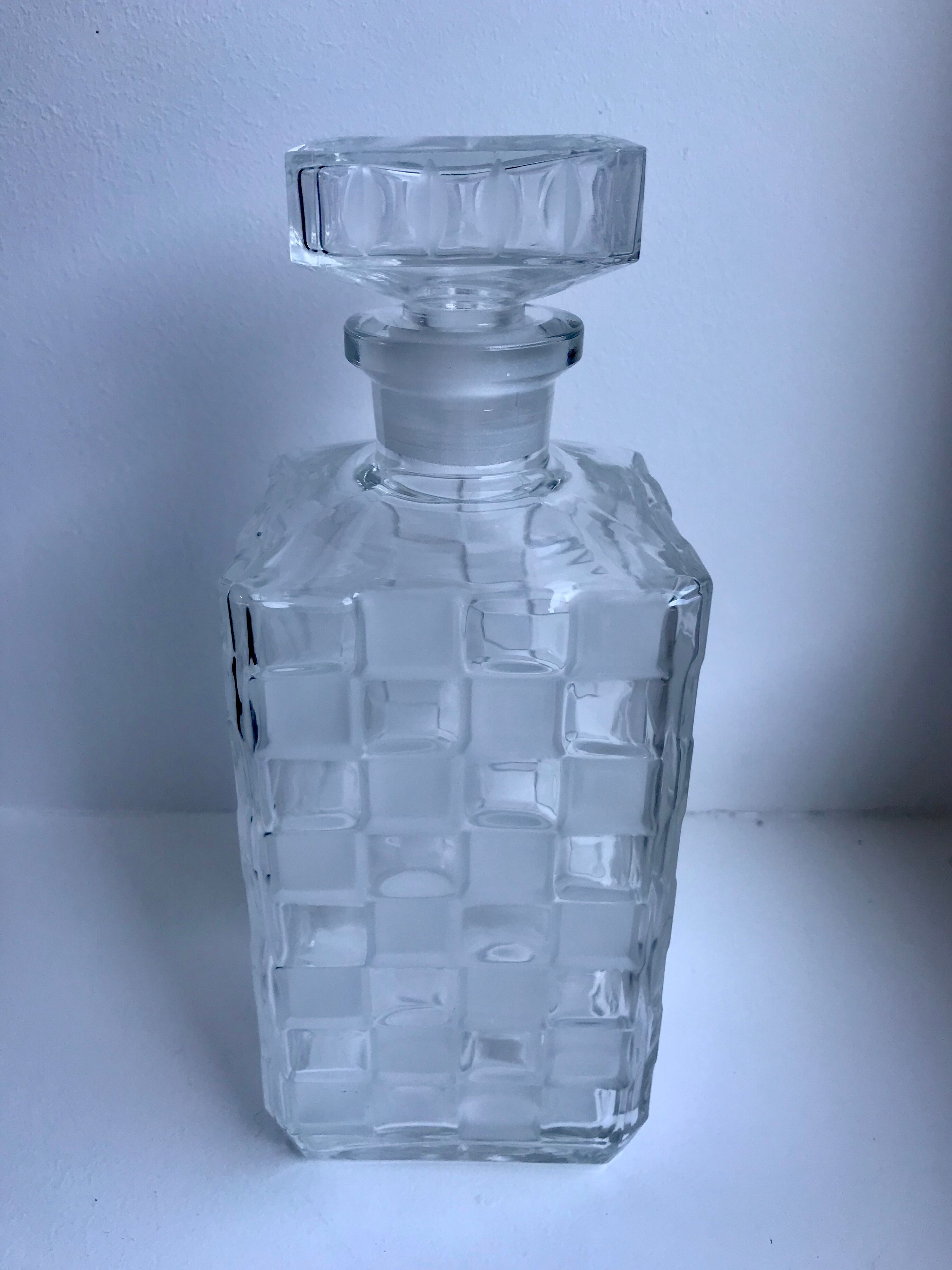 Glass whisky decanter and polished glass glass checkerboard effect 60s-70s