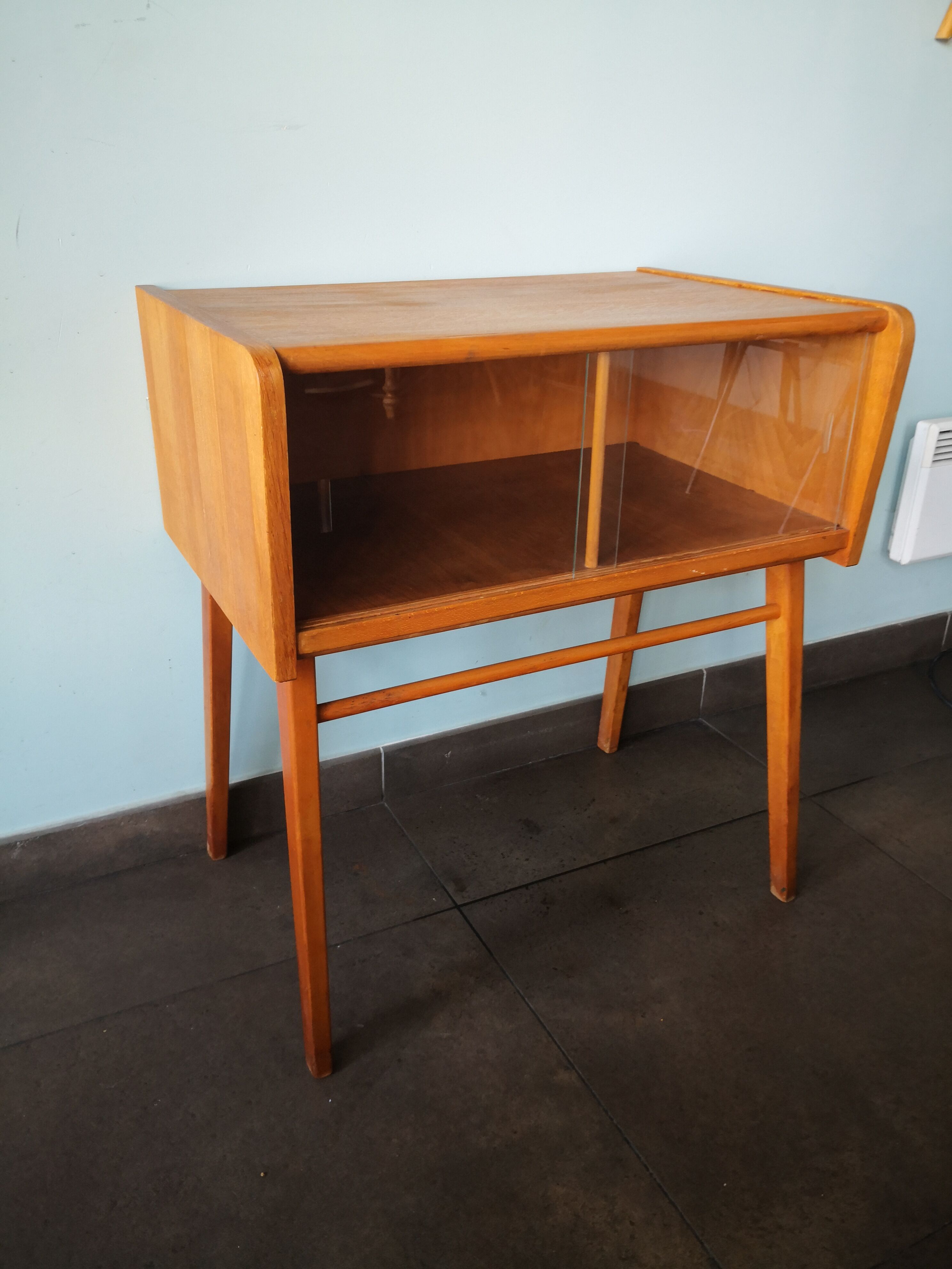Vintage TV/radio stand, Czech (Opp. Hodonin)