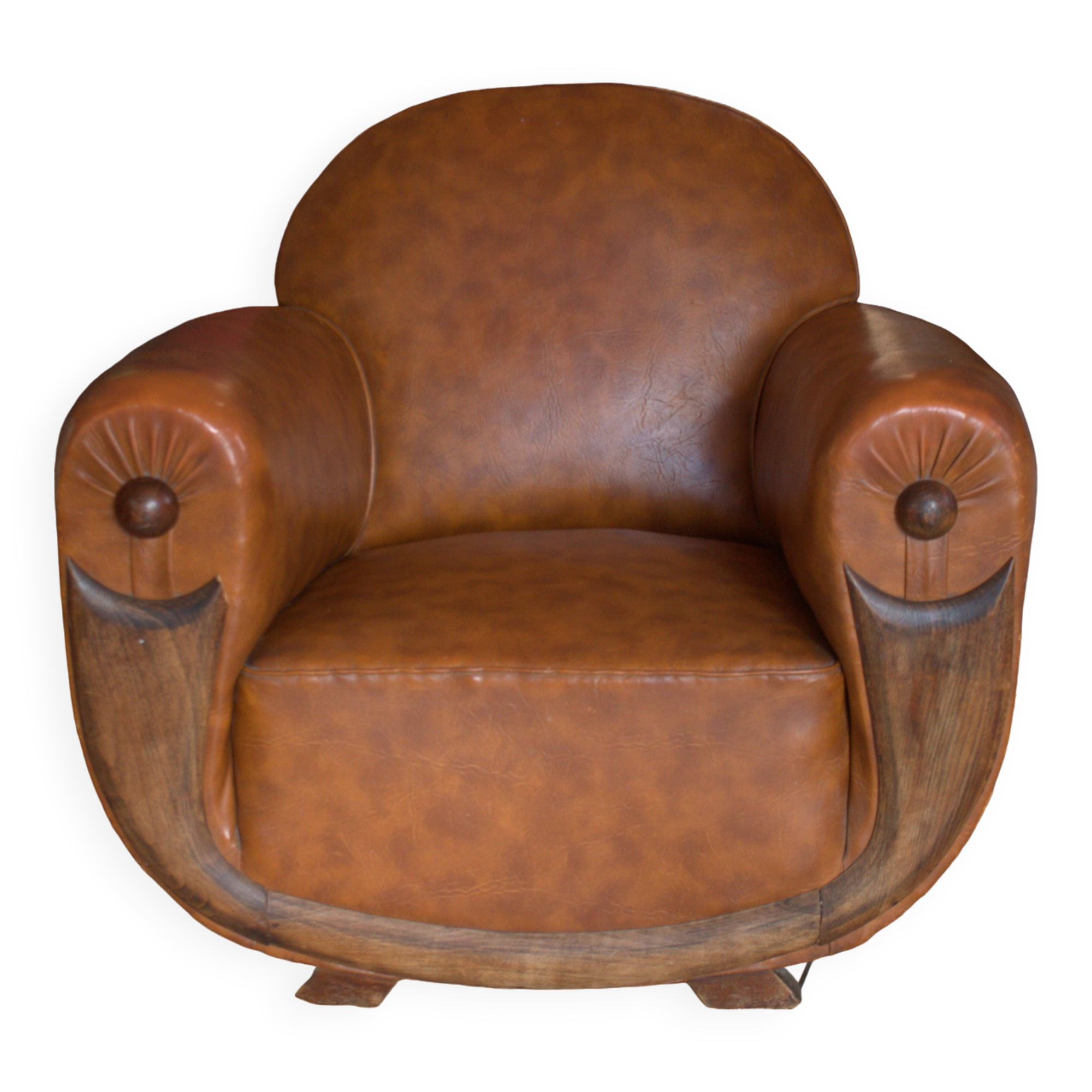 Leather club chair in good condition