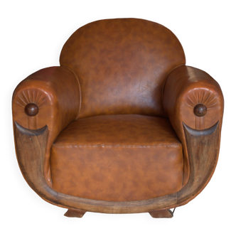 Leather club chair in good condition