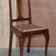 Paire de chaises anglaises anciennes en bois dur avec pieds sculptés en patte de lion