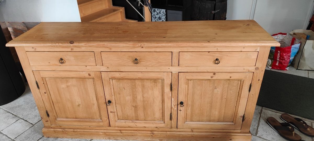 Meuble en bois massif