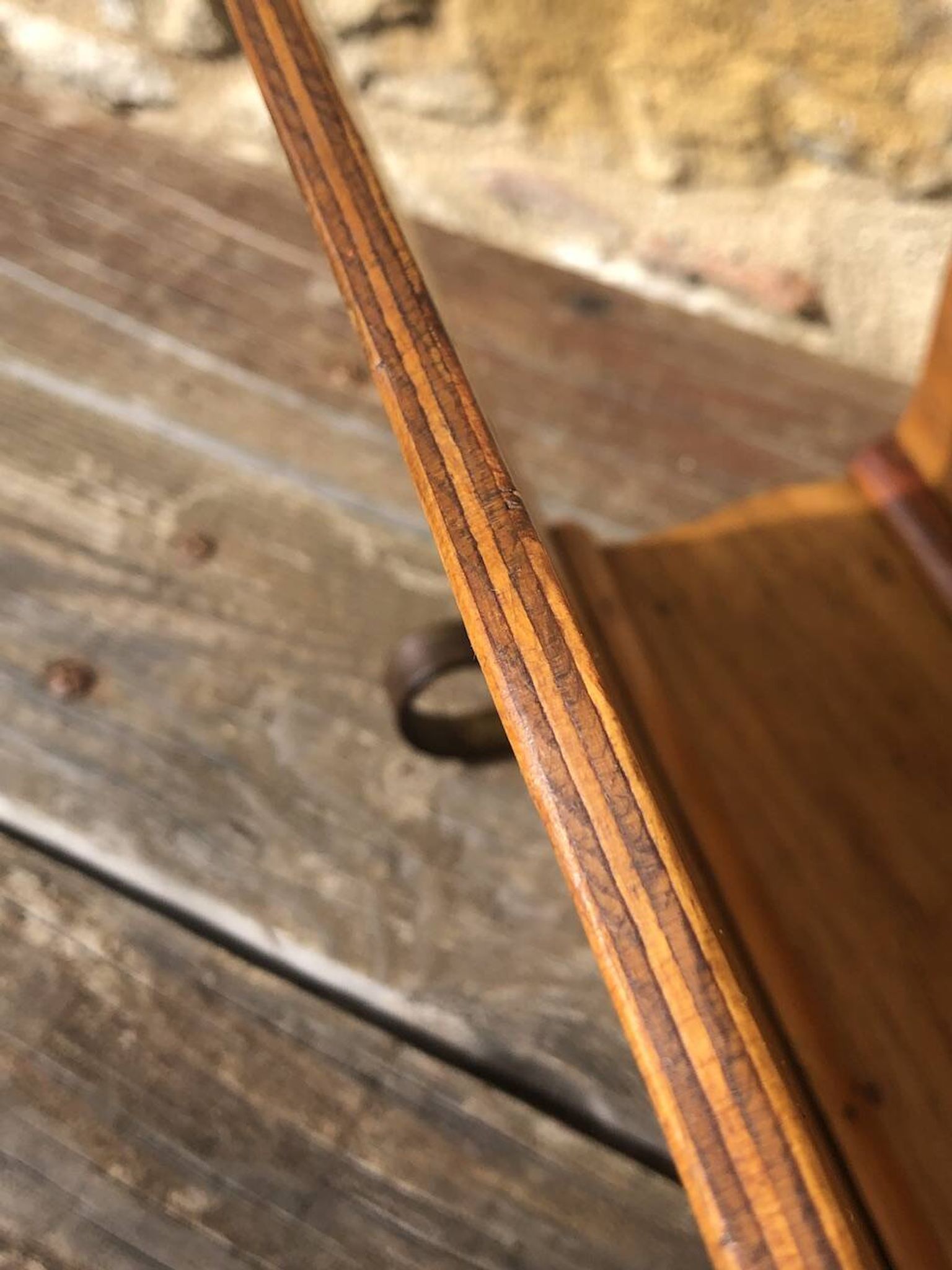 Porte revues vintage en bois et fer forgé circa 1950s