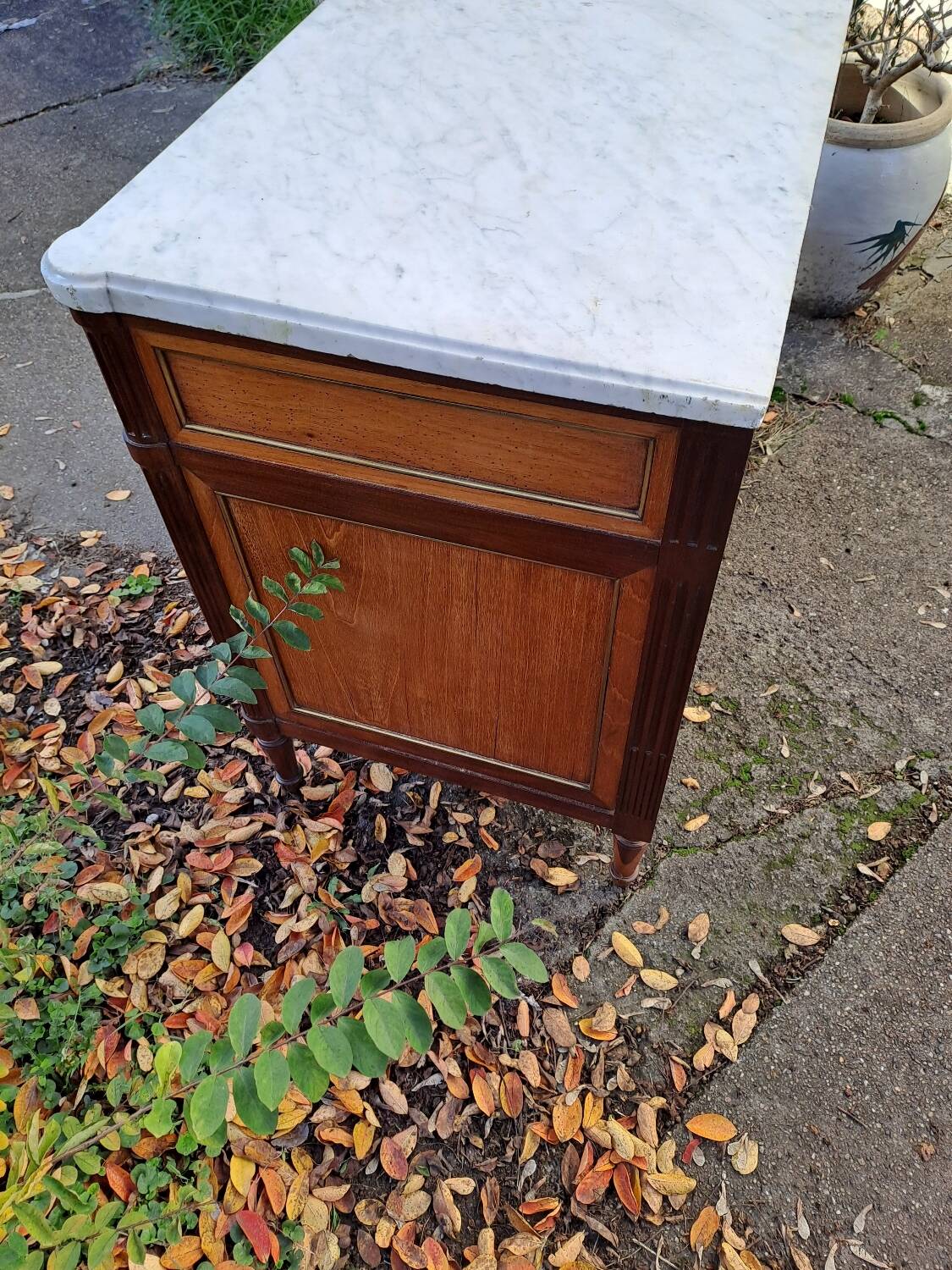 Louis XVI chest of drawers, mahogany, late 18th century, early 19th century