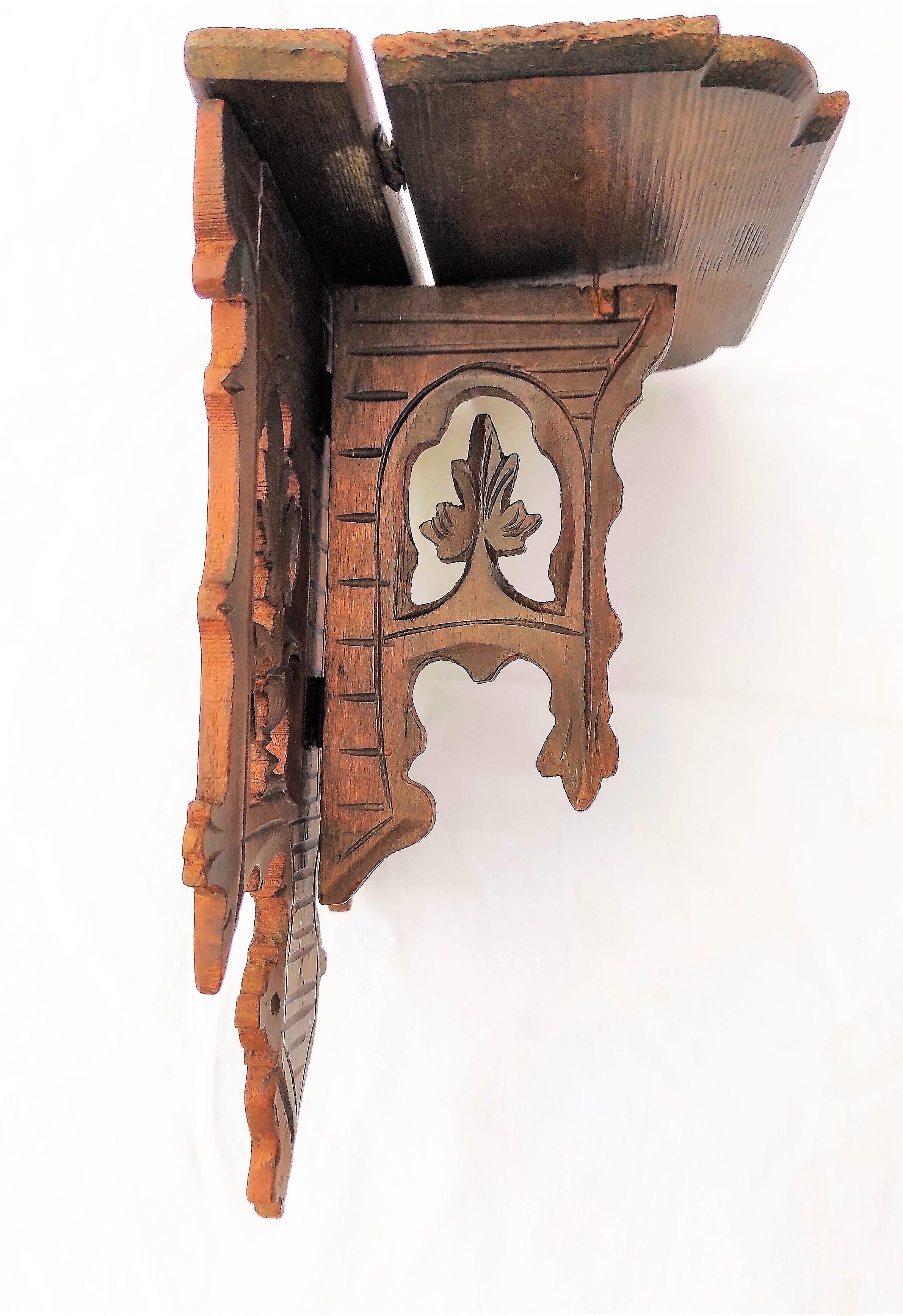 Etagere ancienne murale en bois découpé et sculpté début du 20e siècle