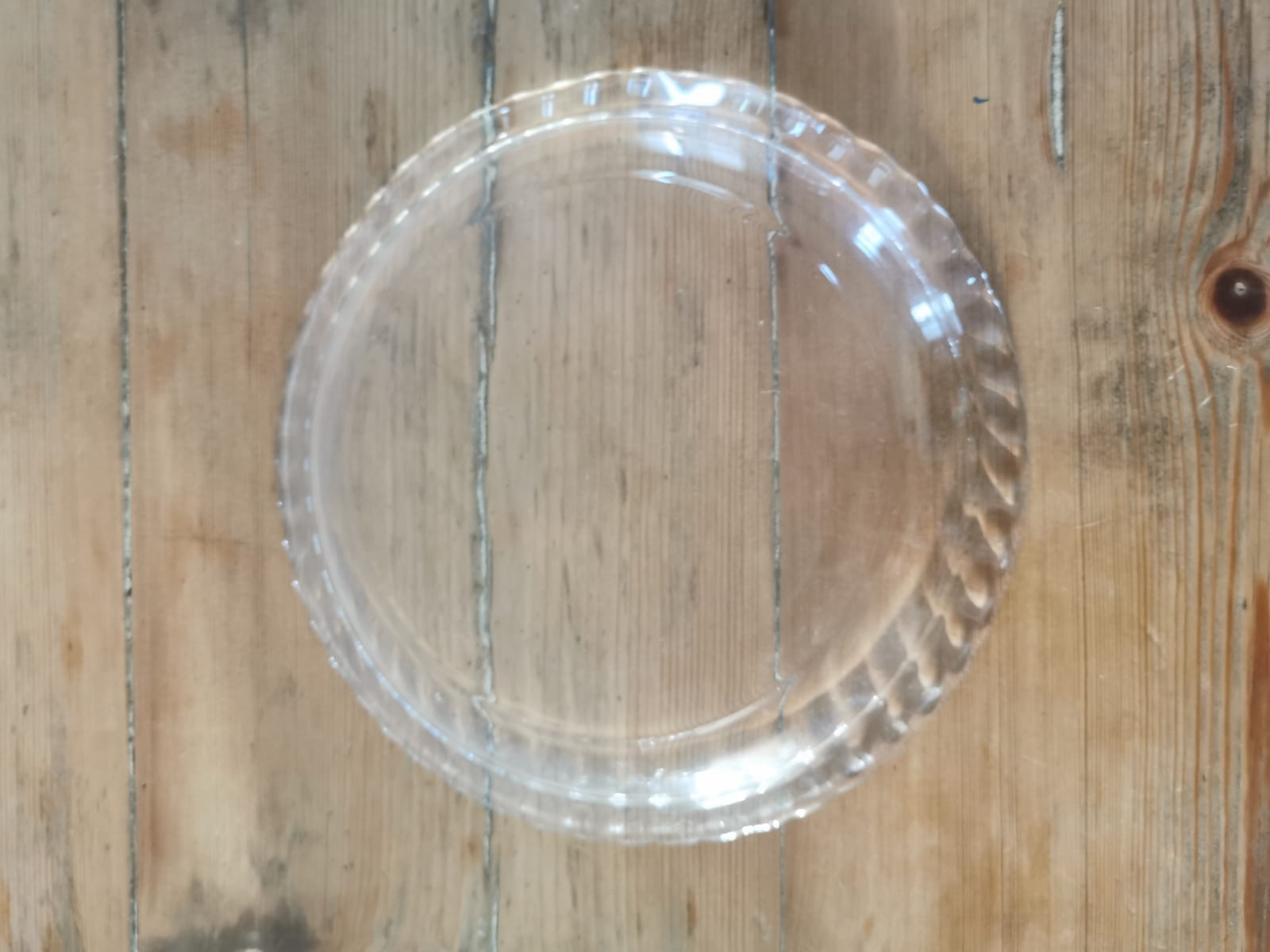 Glass arcopal cake dish with bell