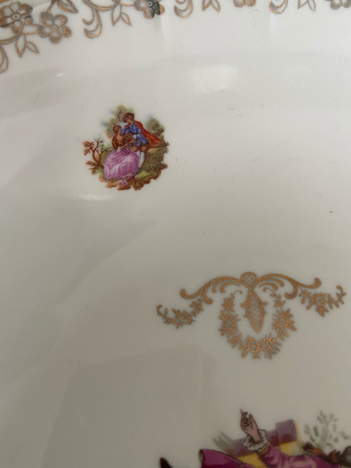 Plat en porcelaine inspiration Fragonard