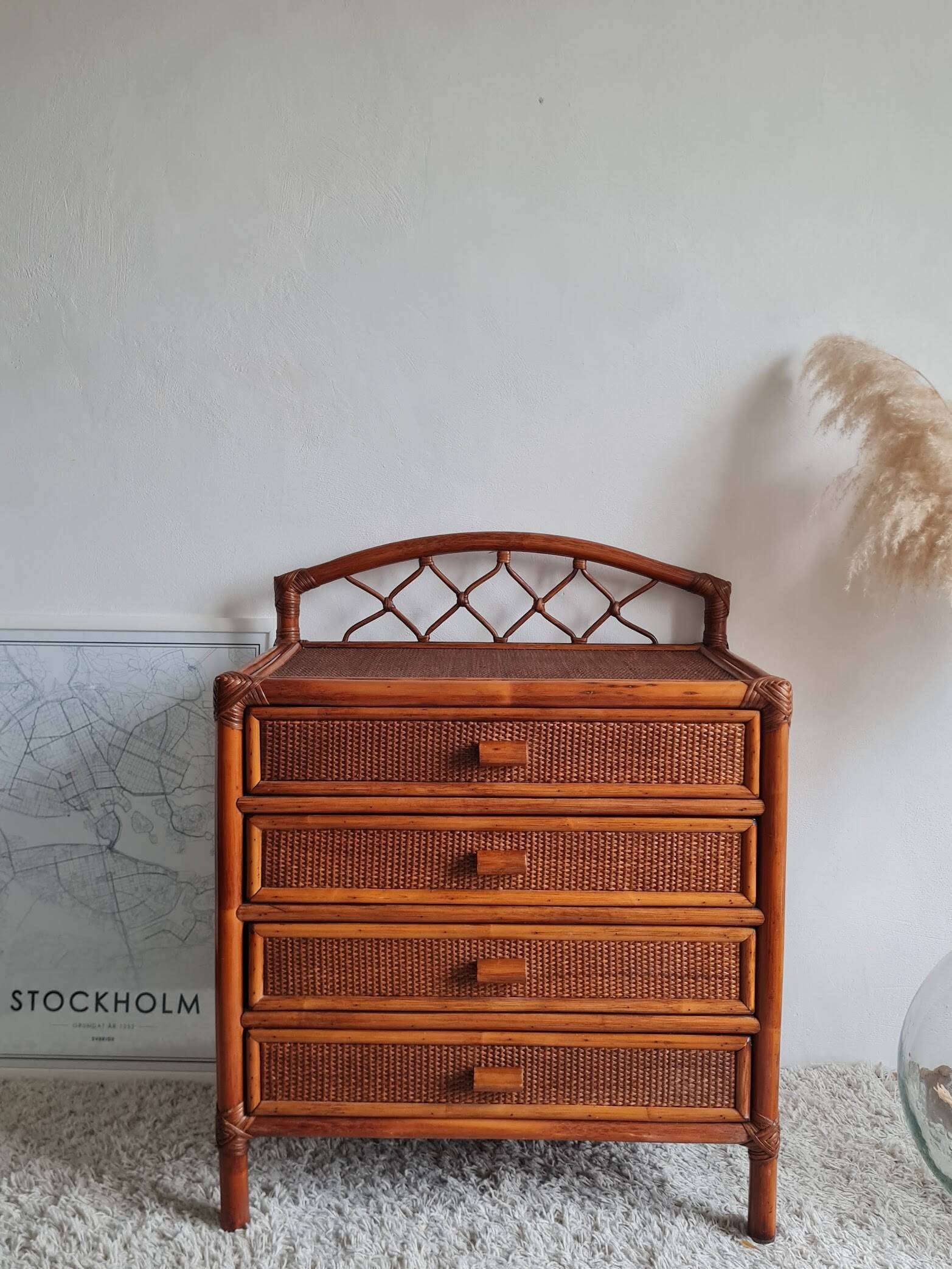 Rattan chest of drawers from the 1970s.