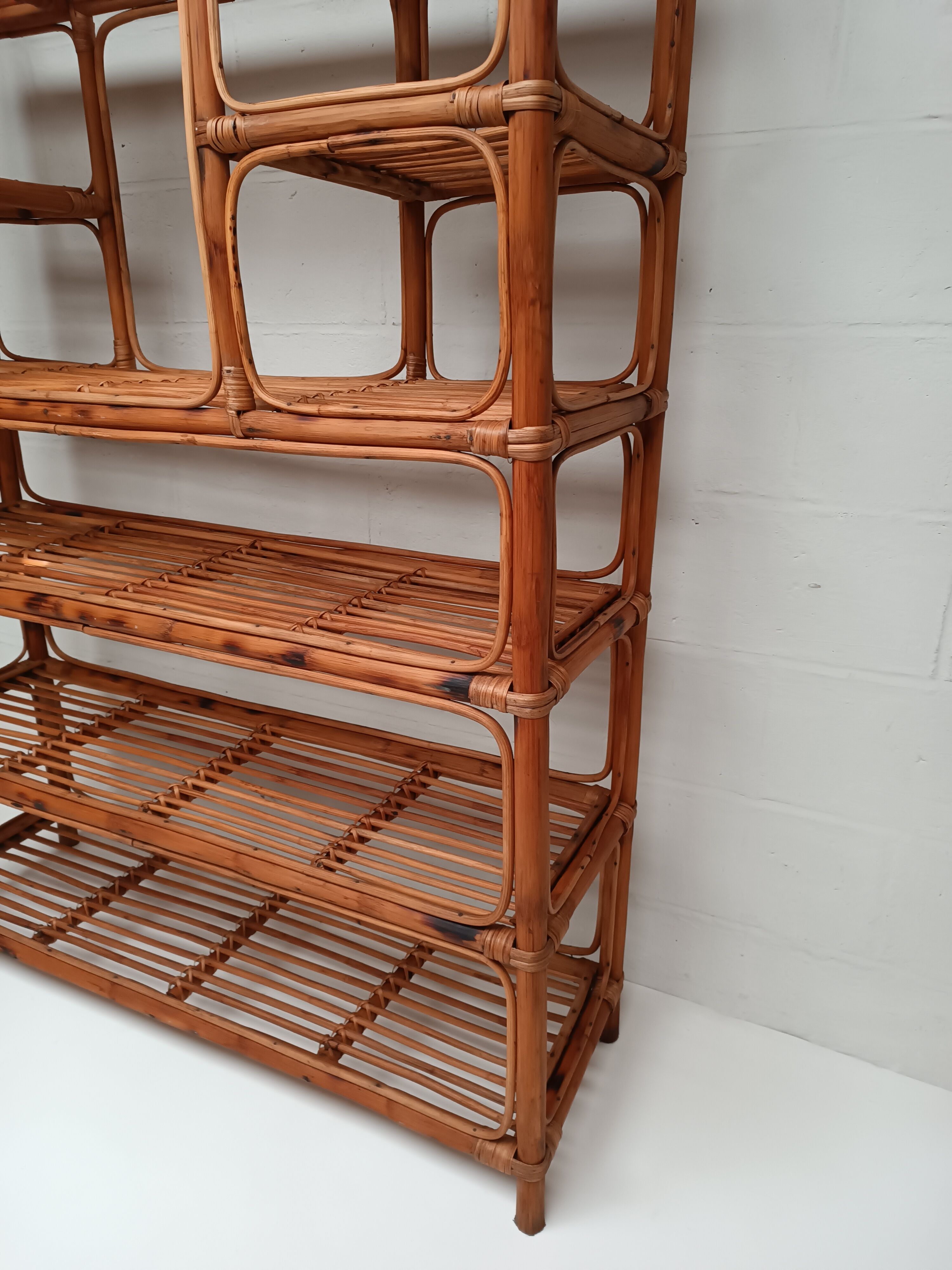 Bookcase shelf in bamboo and vintage rattan