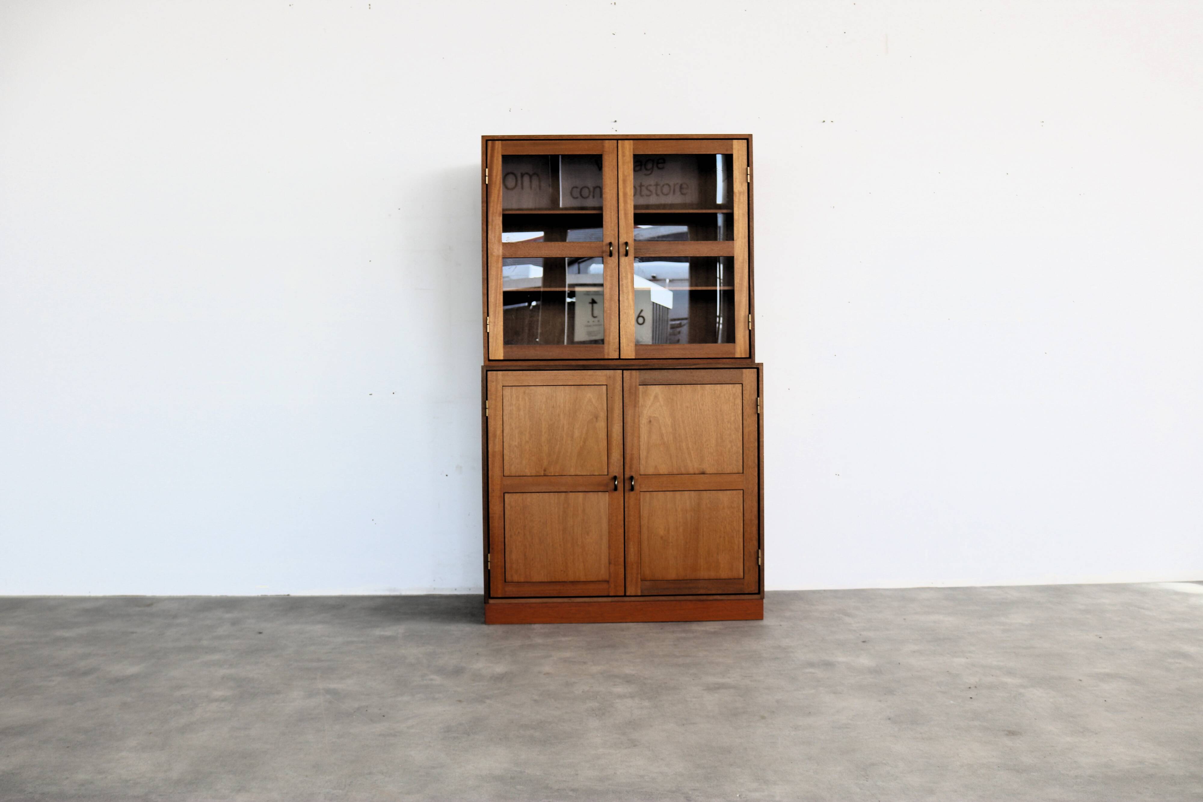 vintage wall cabinet | display cabinet | C. Hvidt