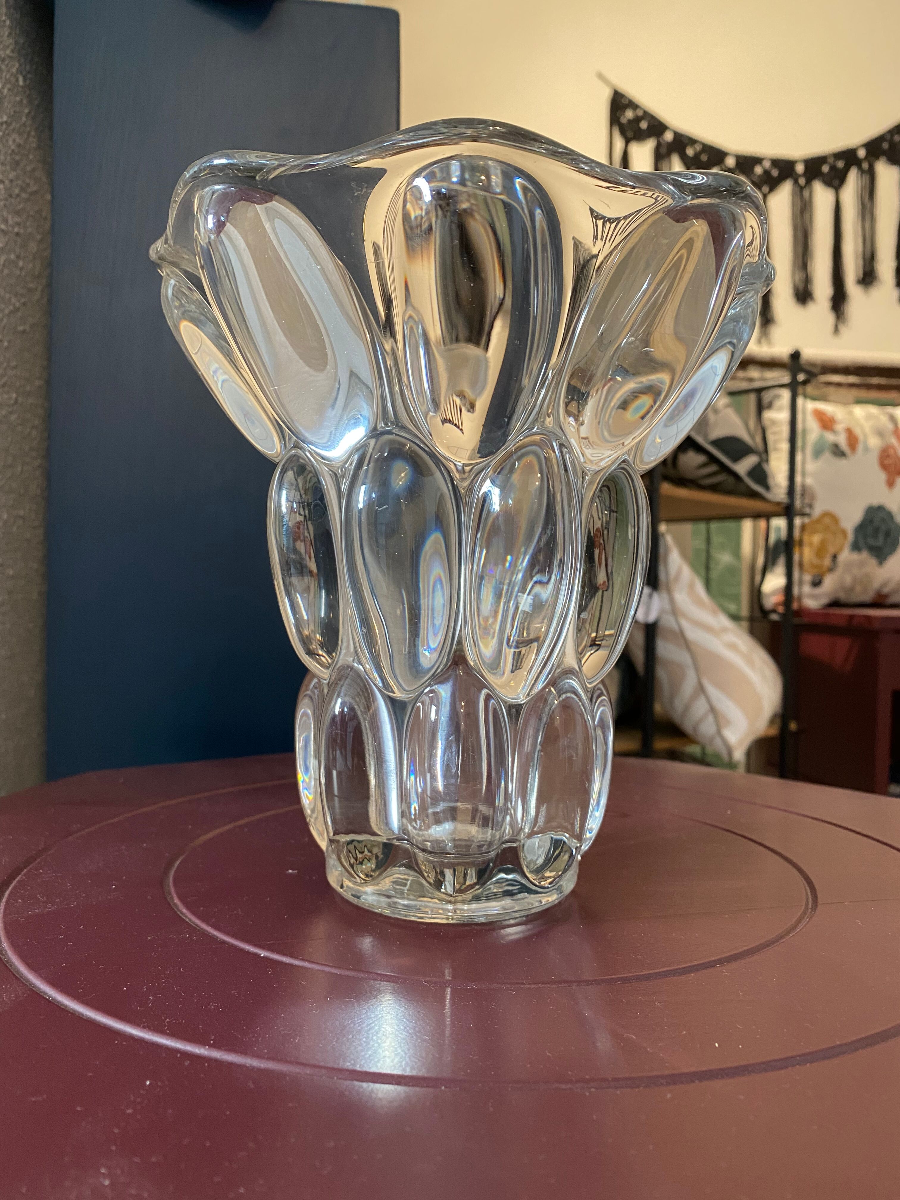 Vase drops magnifying glasses 50s