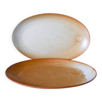 Paire de grands plats ovals en grès, 1970