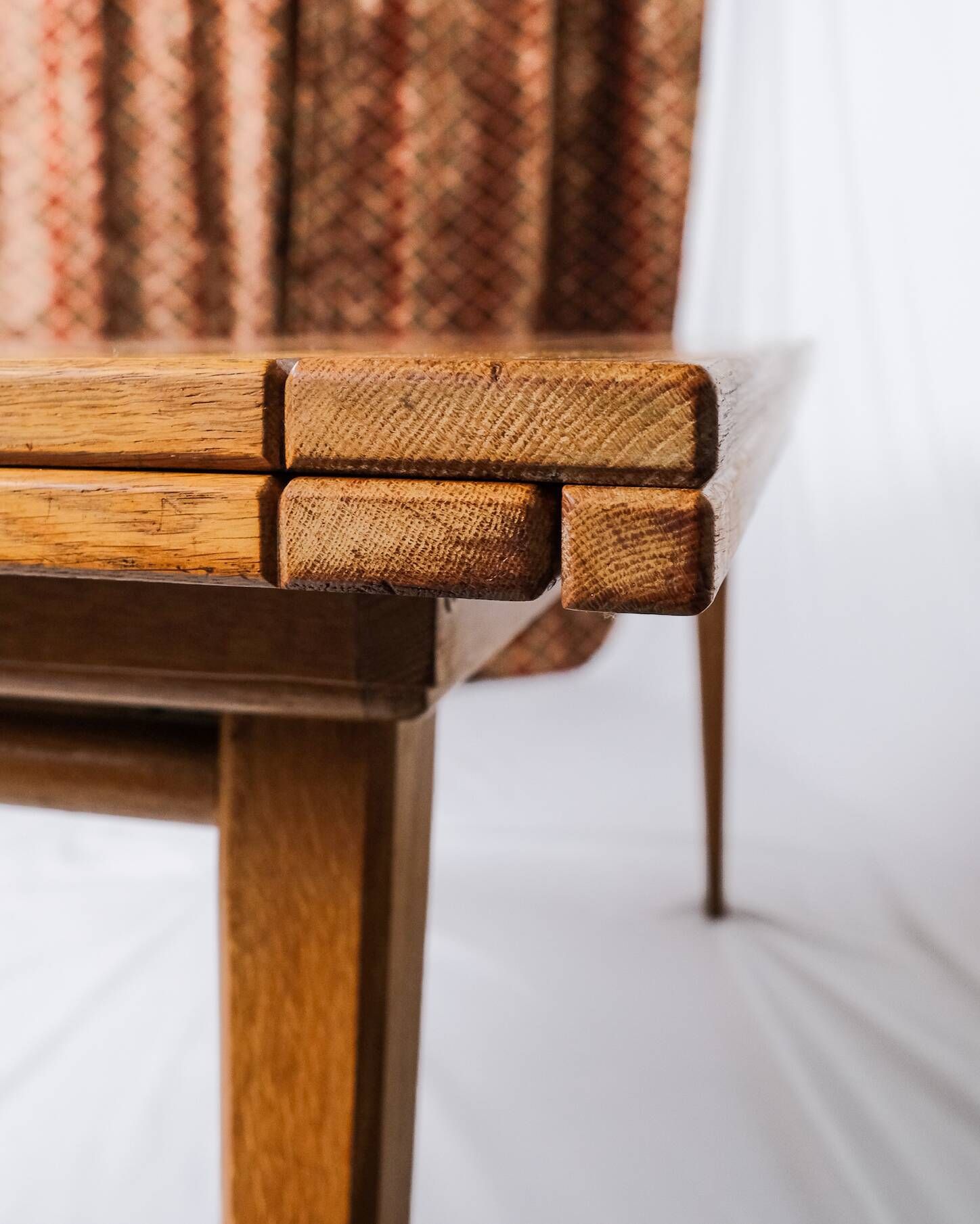 Extendable oak table in the style of Guillerme and Chambron, France 1960s