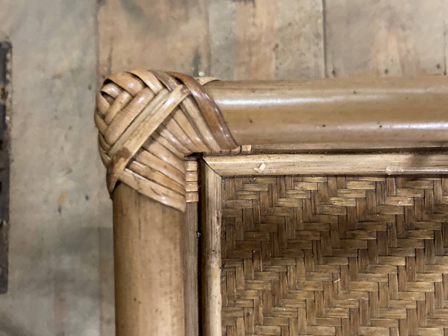 Meuble en rotin vintage