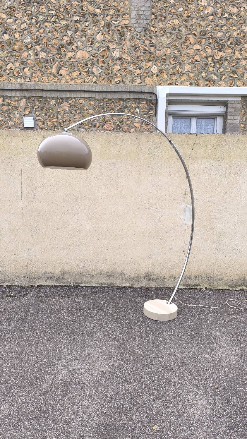 Arc floor lamp by Harvey Guzzini 70s