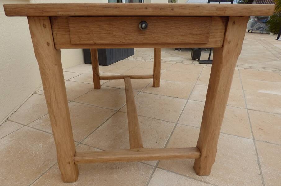 Solid oak farmhouse table with 2 large drawers and brass knobs - Fully restored