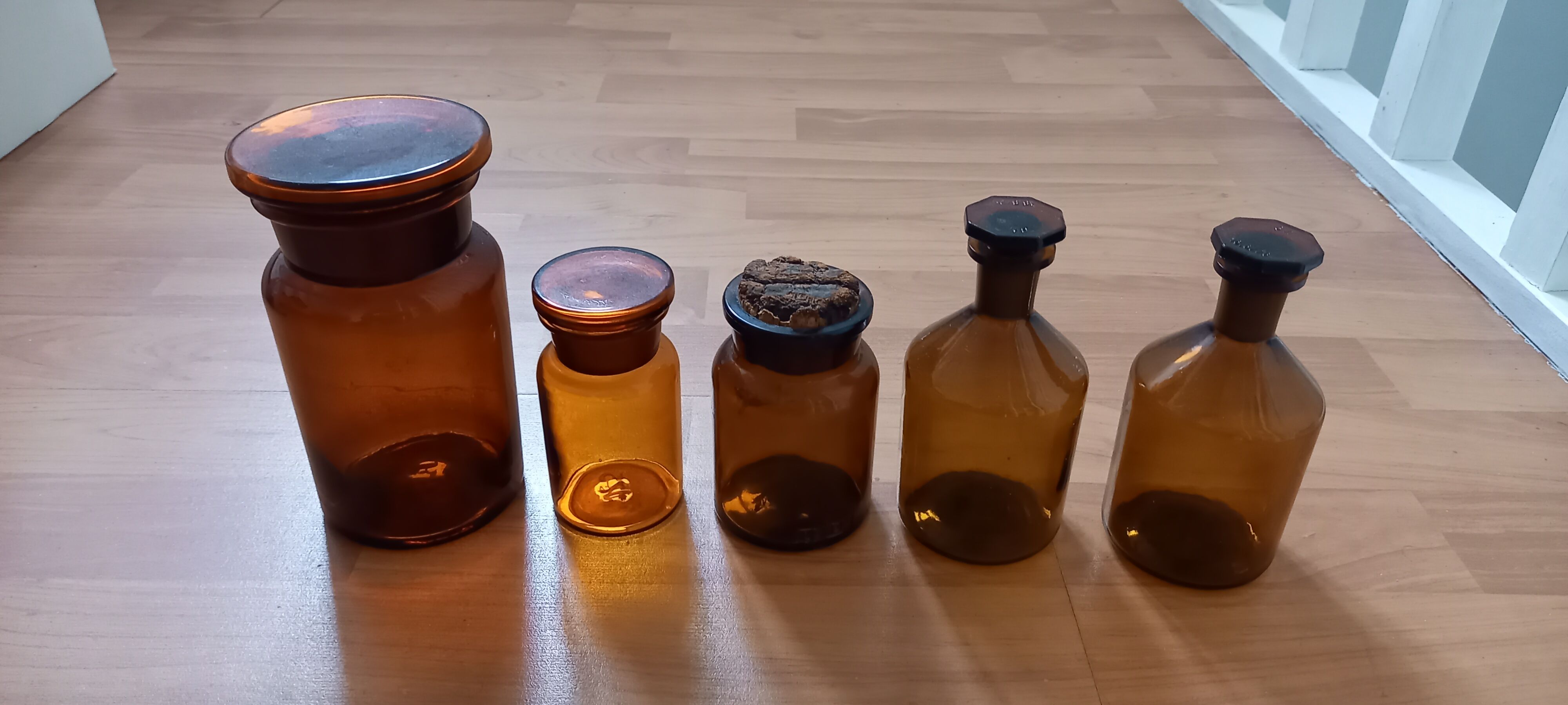 Amber glass jars