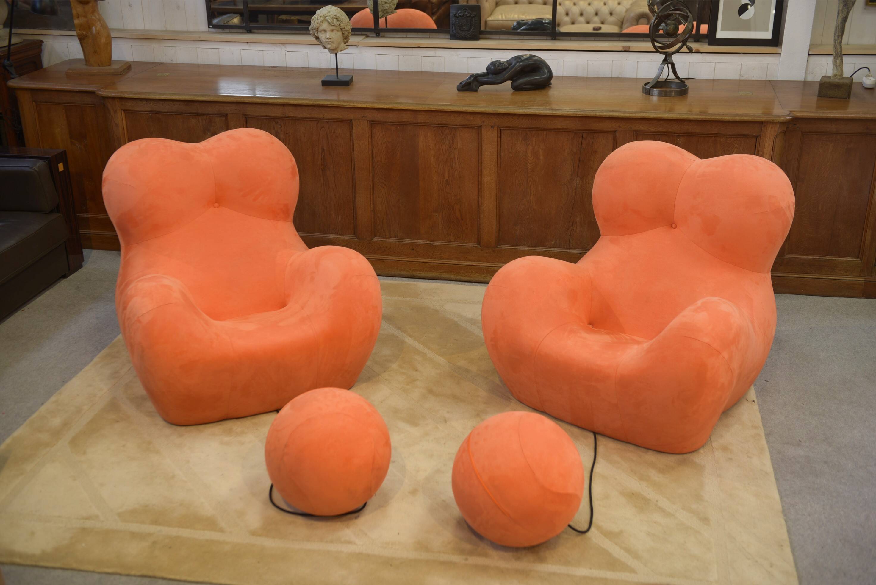 Pair of "Mamma" armchairs with footrest by Gaetano Pesce