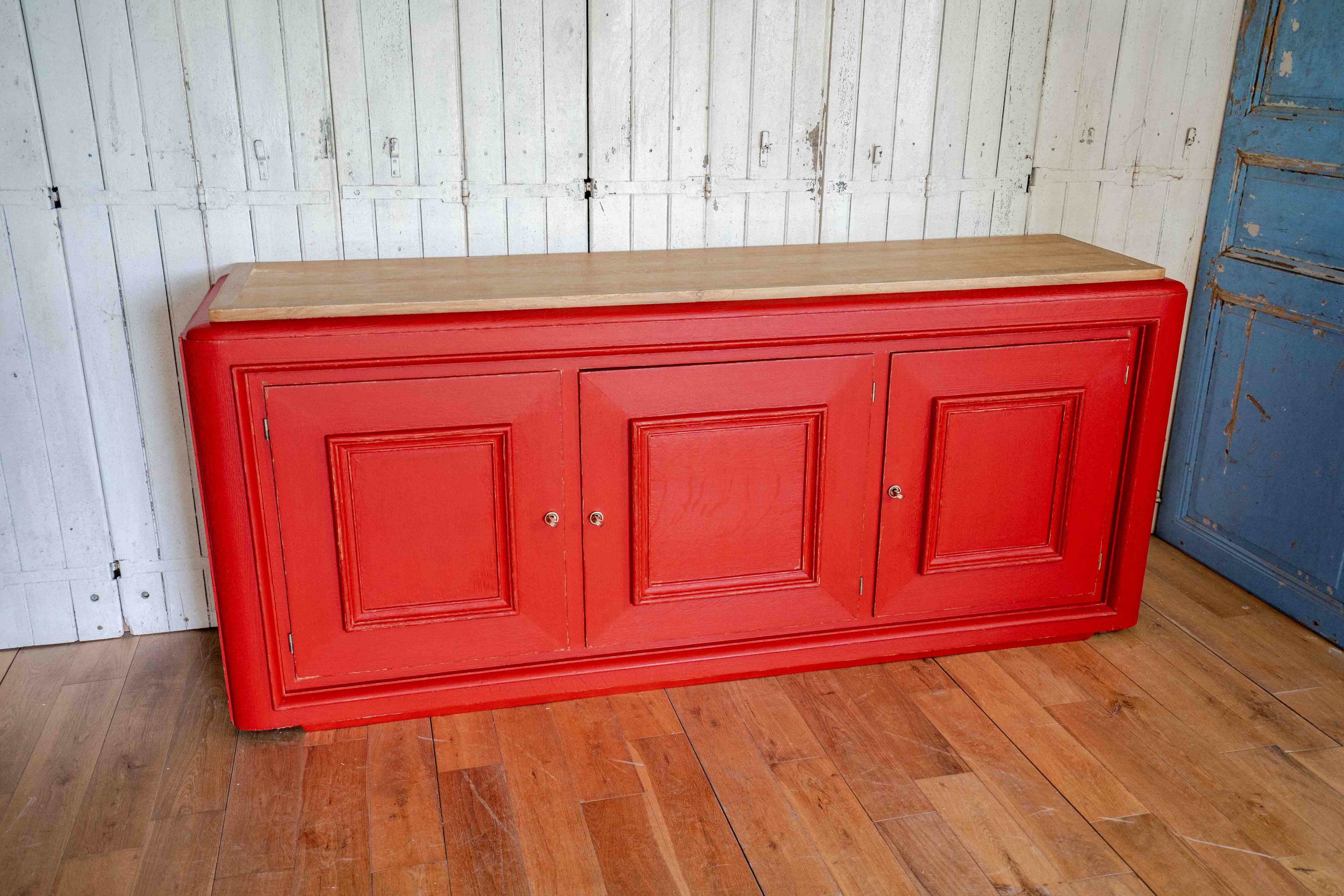 Low sideboard with 3 doors