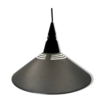 Suspension style Memphis, années 80