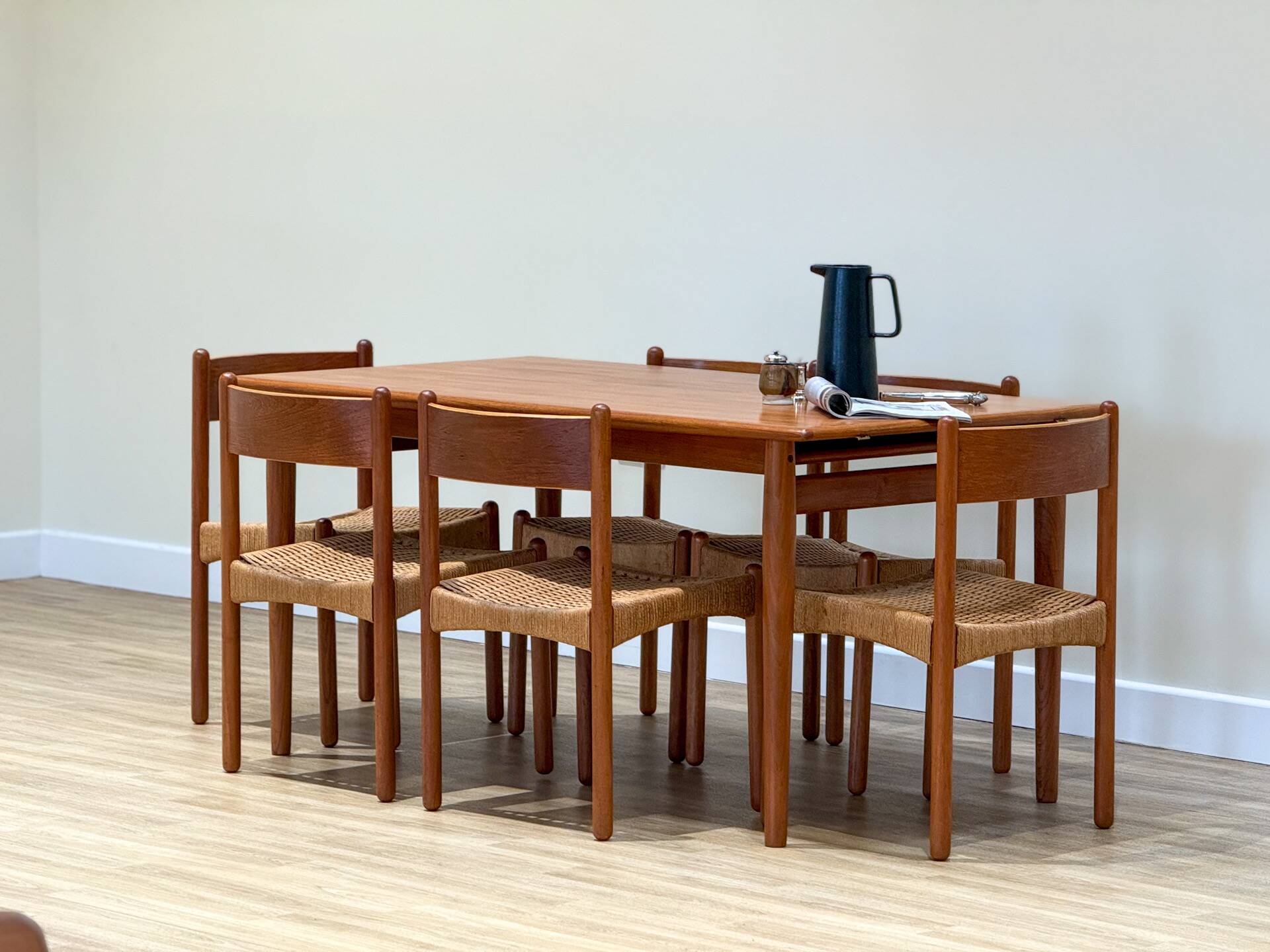 Mid-Century Danish teak extending dining table (Johannes Andersen)