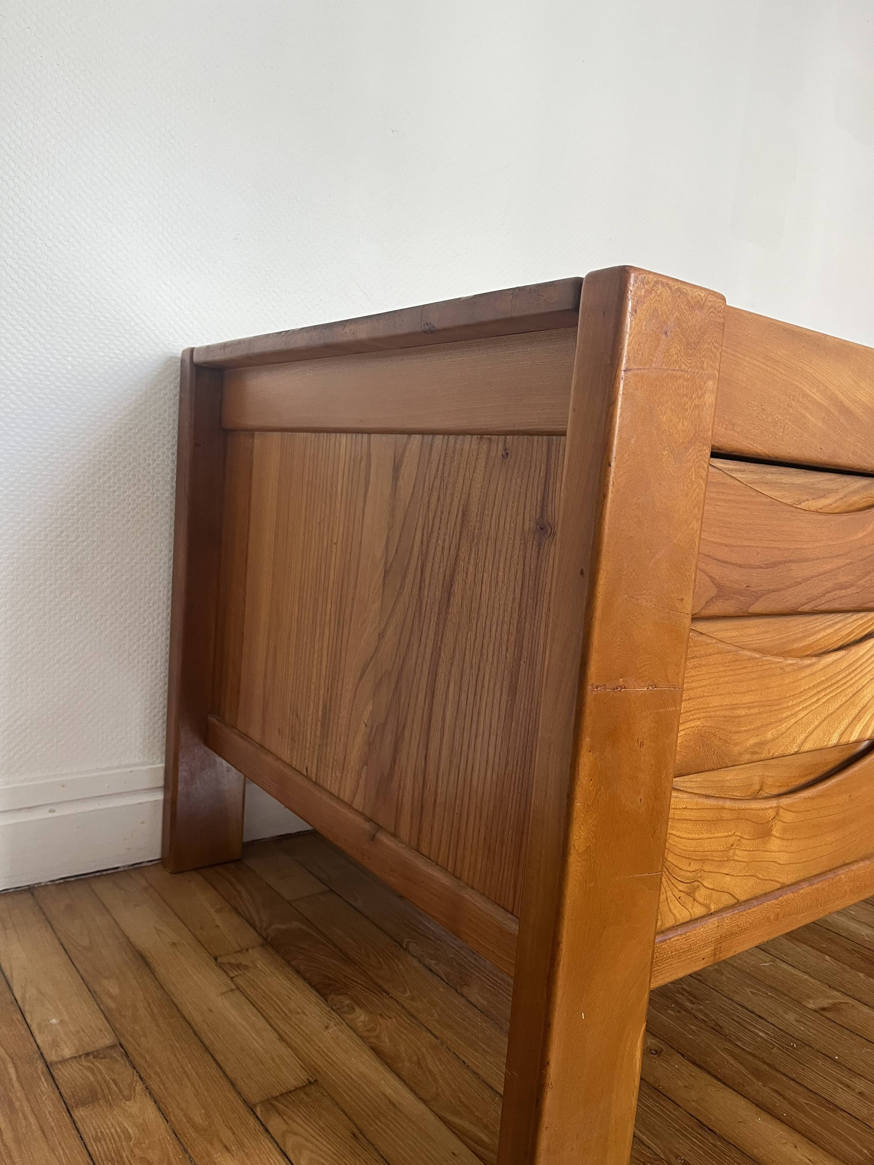 Bureau en orme de la Maison Regain