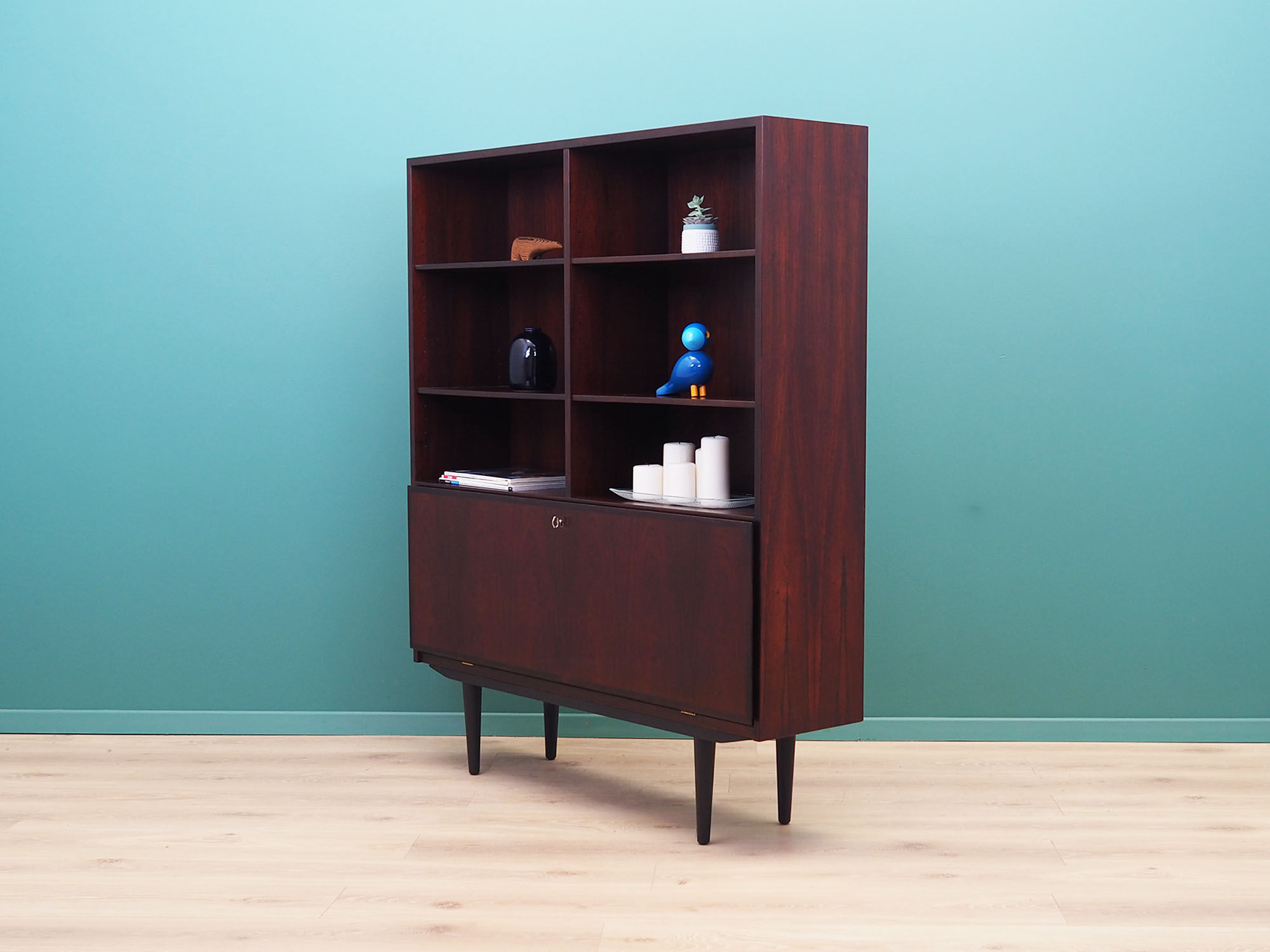 Bibliothèque en palissandre, design danois, années 1970, réalisée par Omann Jun