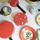Vintage dinette in enamelled sheet metal of 27 pieces