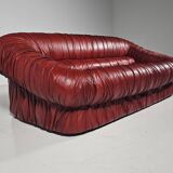 "Bordeaux 'Piumino' canapé by De Pas, D'Urbino and Lomazzi for Dall'Oca, 1970"